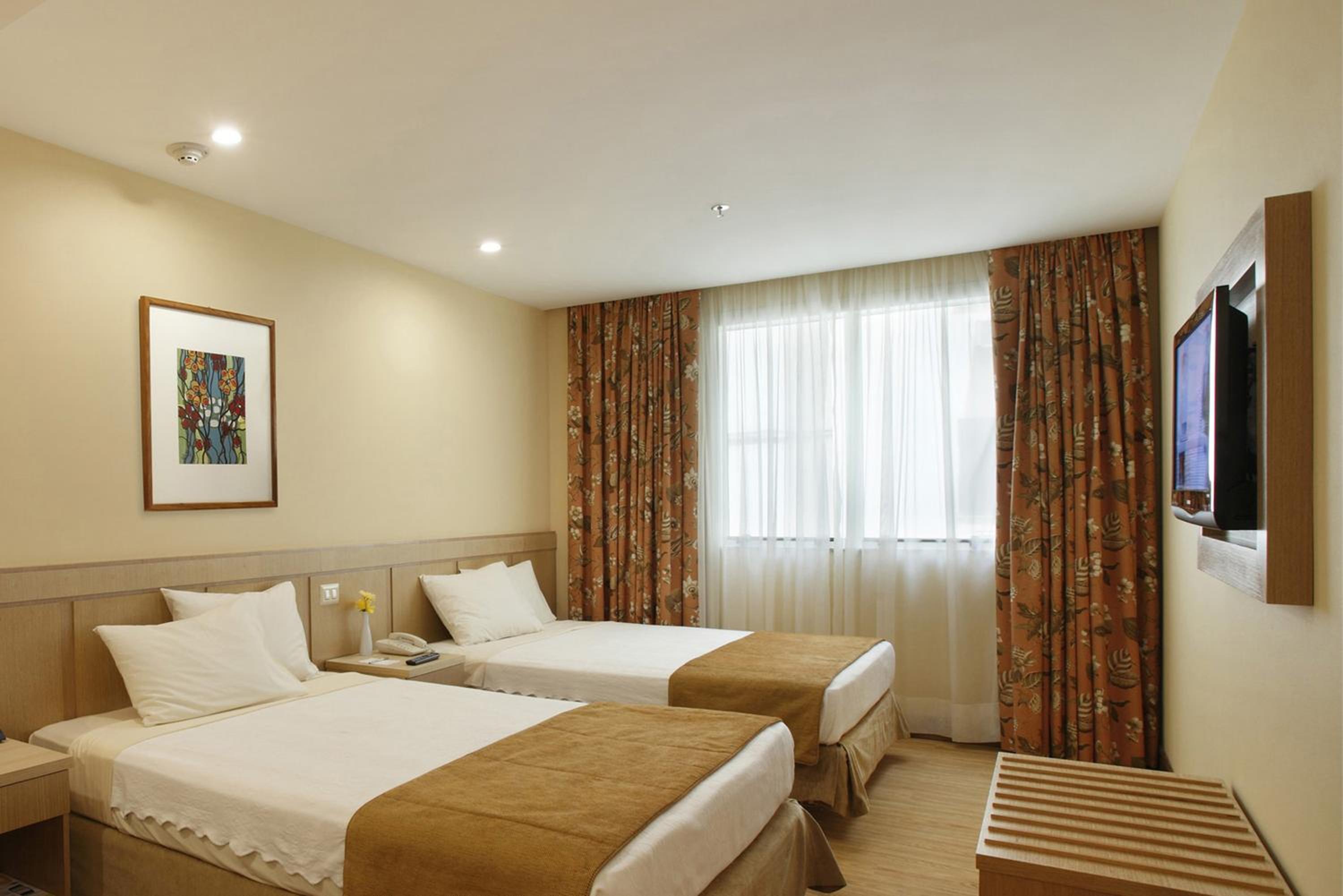 Standard Twin Room - Photo 2