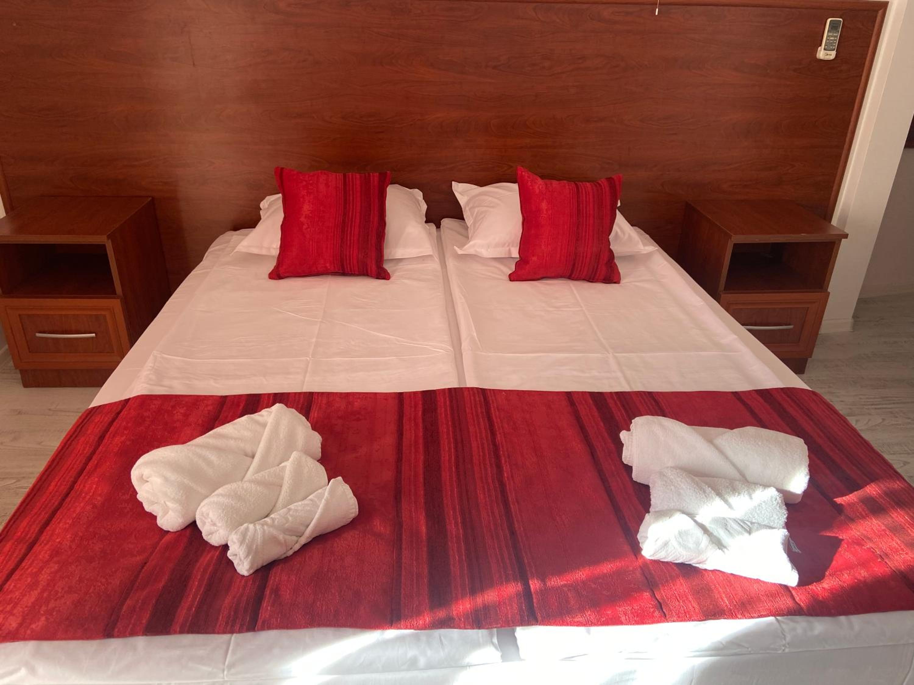 Double or Twin Room with Sea View photo 2