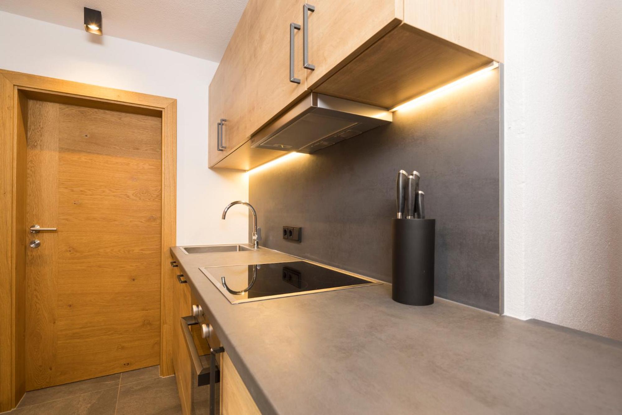 One-Bedroom Apartment with Balcony photo 3