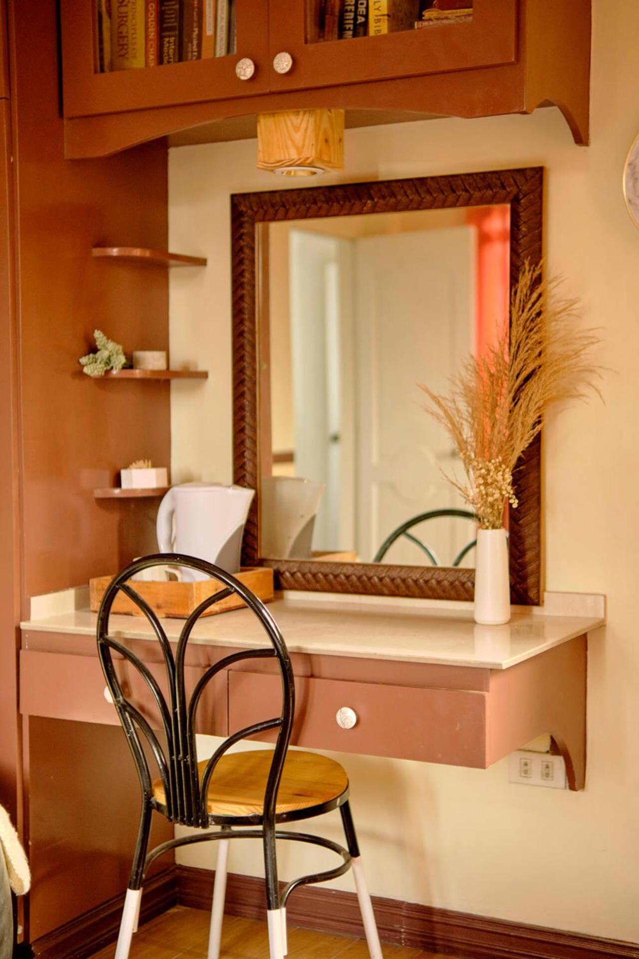Family Room with Bathroom photo 2
