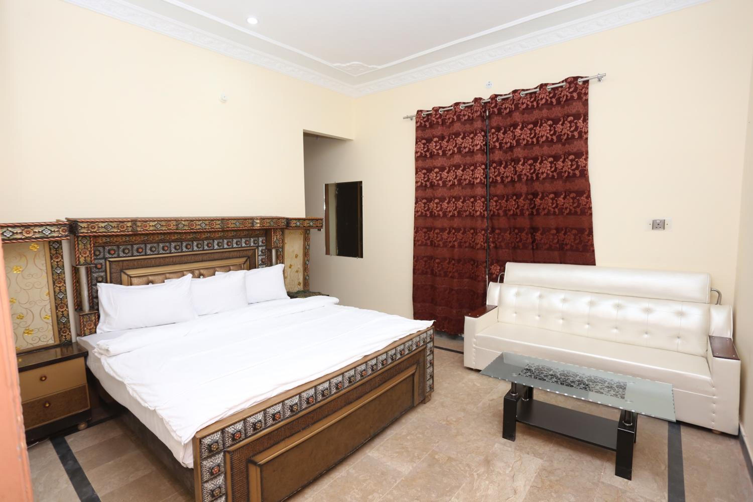 Deluxe Double or Twin Room photo 1
