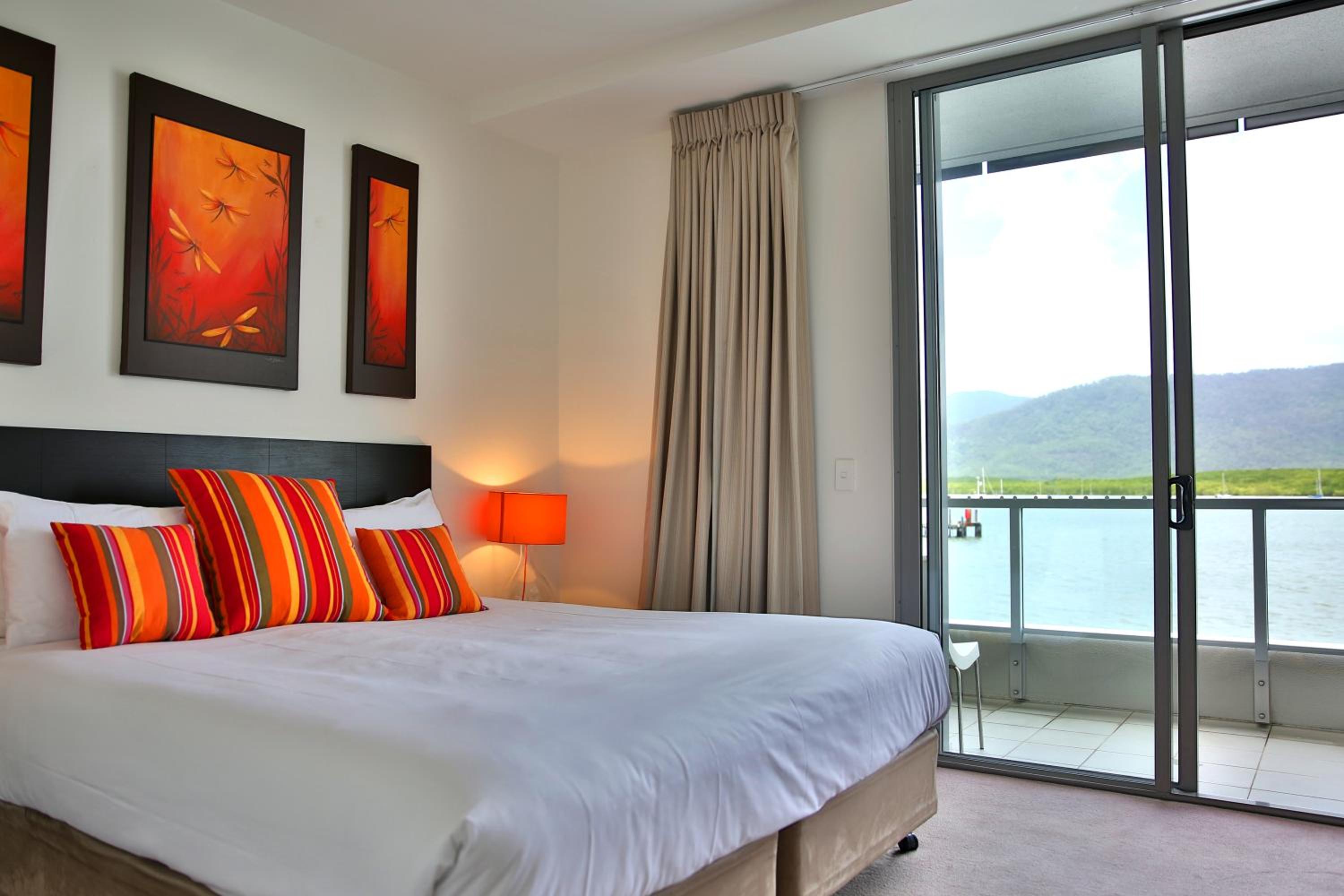 Double or Twin Room with Harbor View - Photo 6