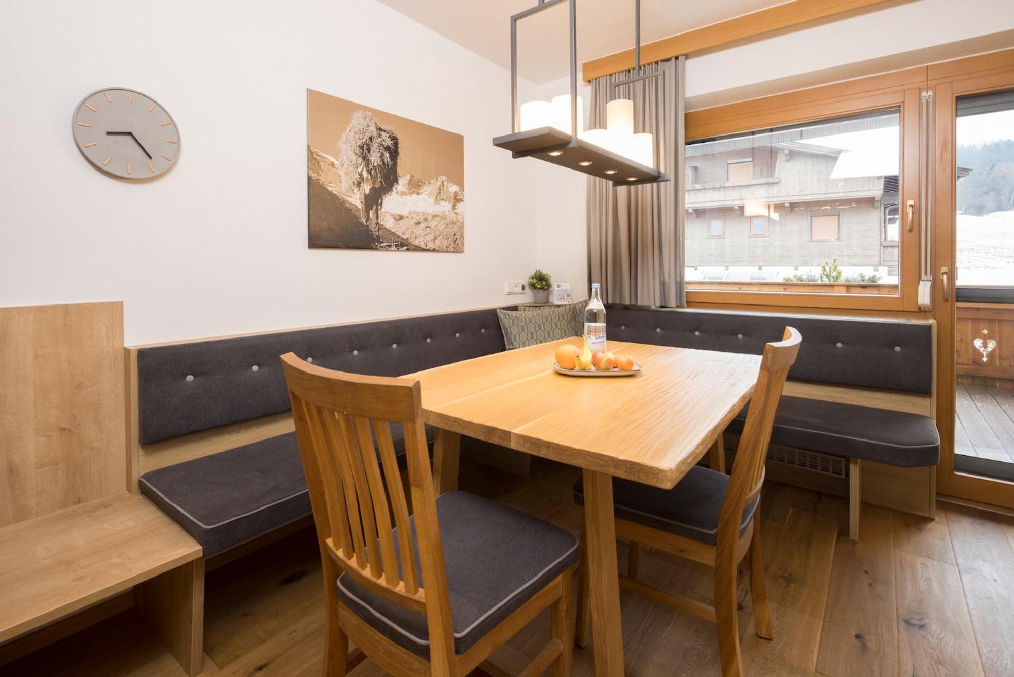 Two-Bedroom Apartment with Full Kitchen photo 2