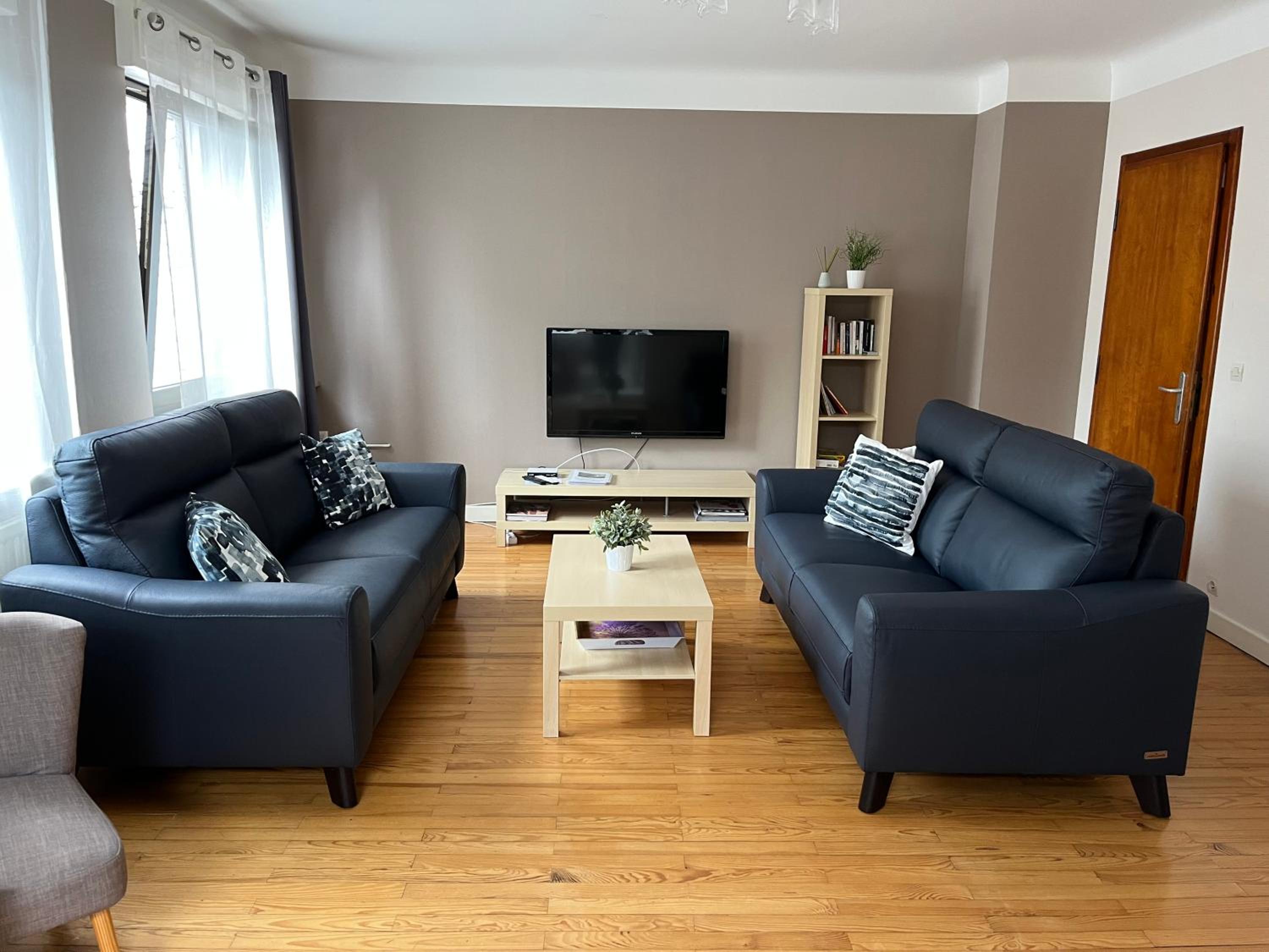 Apartment with Balcony - Photo 1