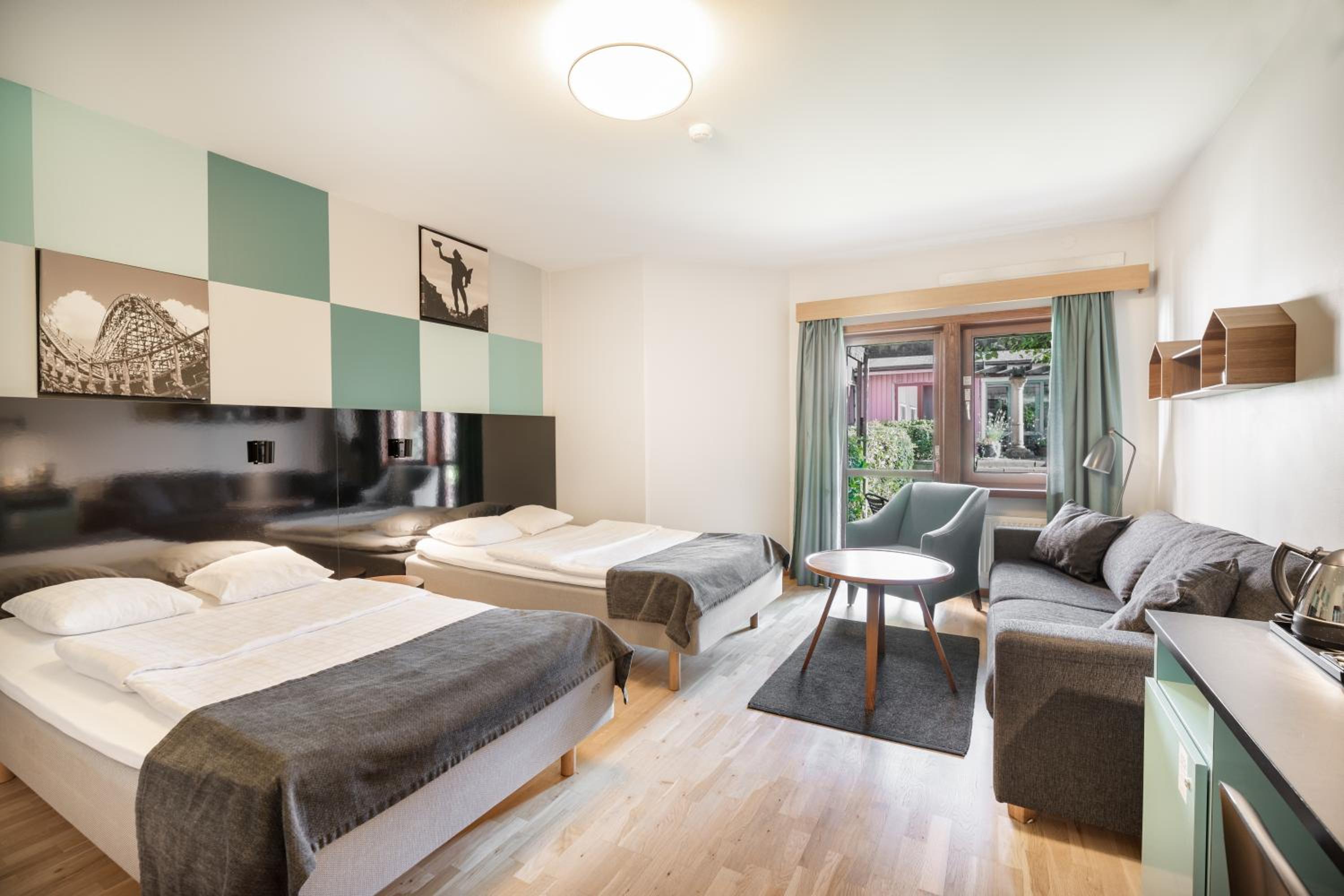 Superior Twin Room with Sofa Bed - Photo 1