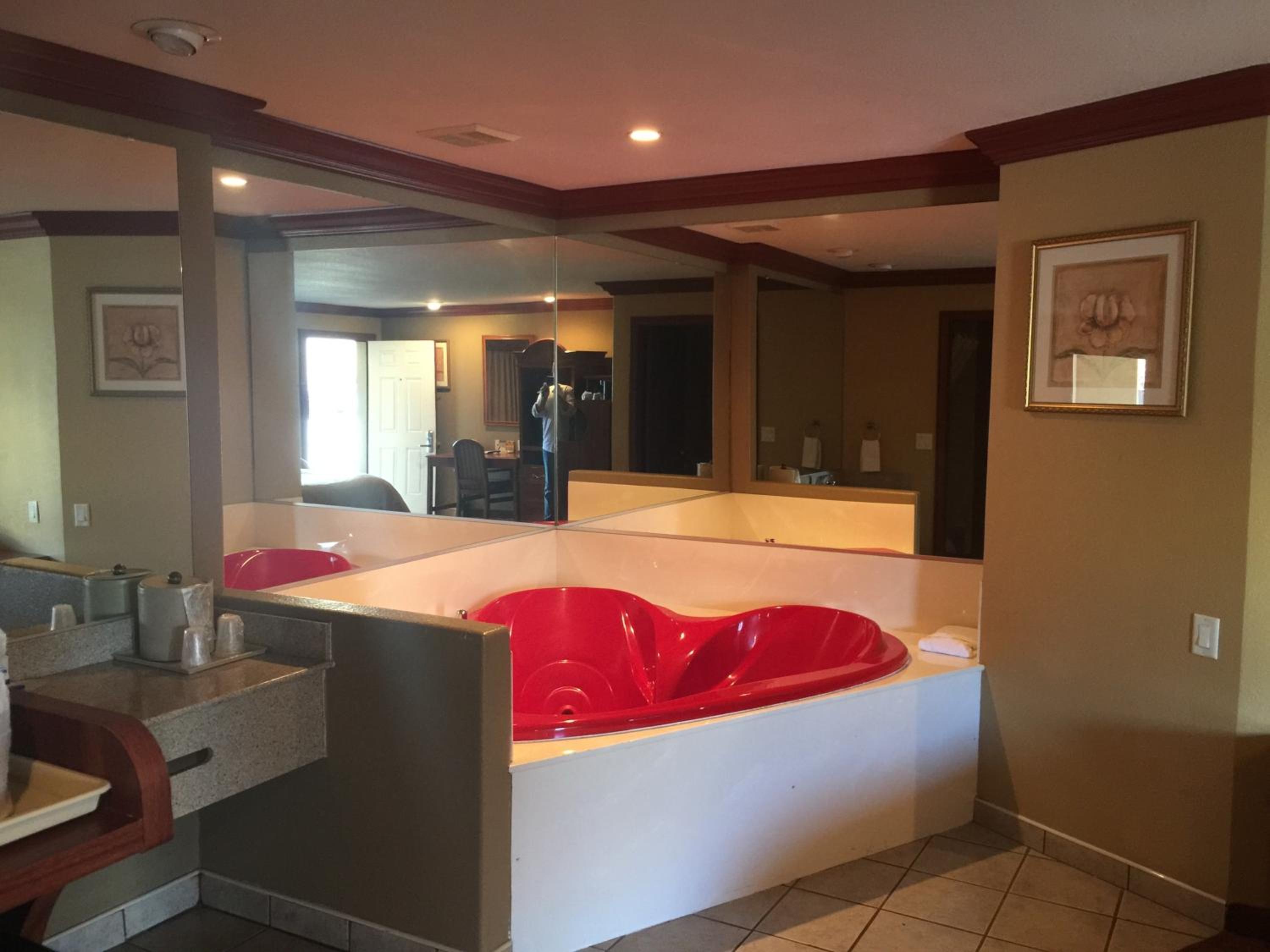 King Room with Spa Bath - Photo 4