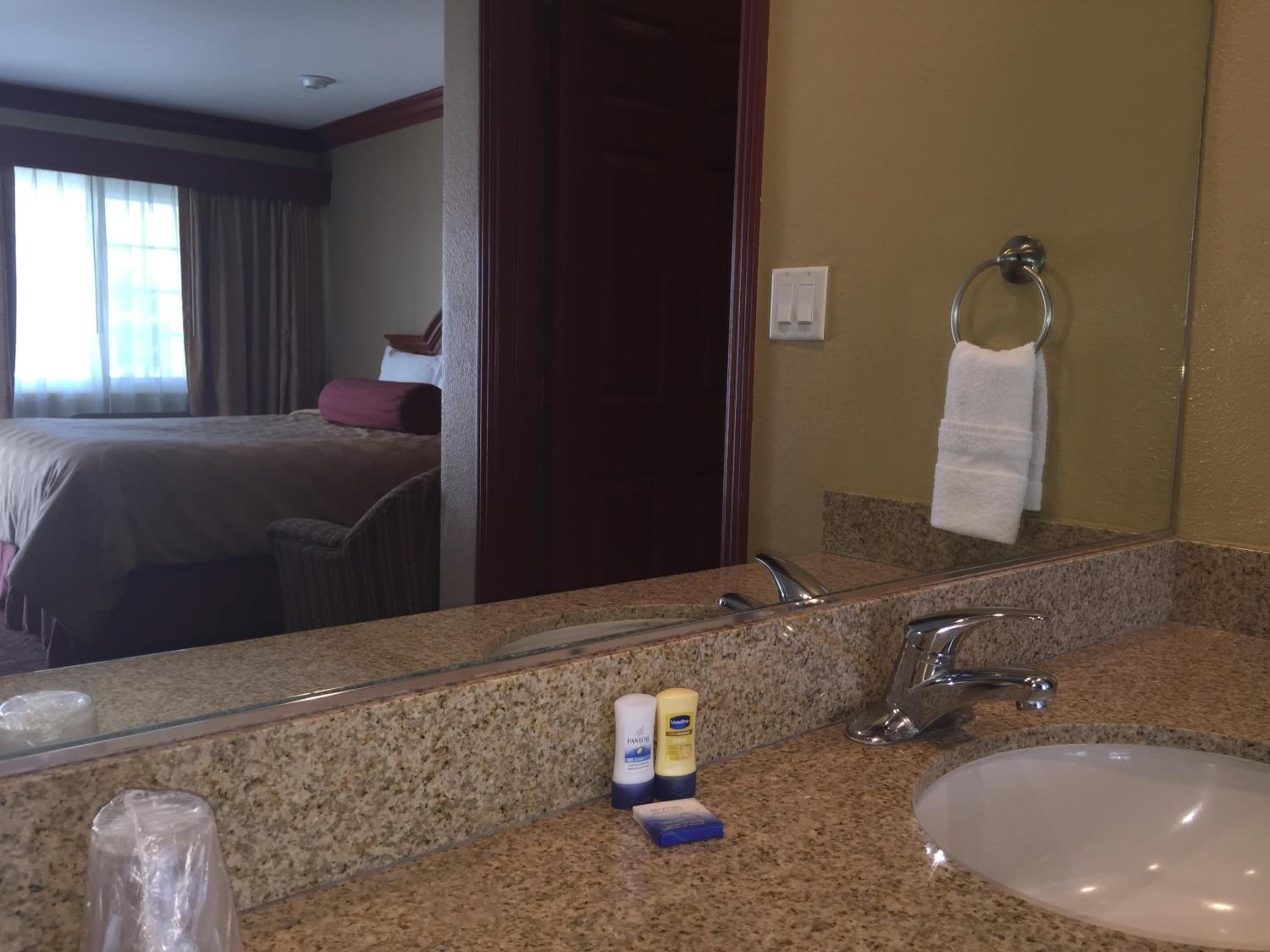 Standard Queen Room - Photo 3