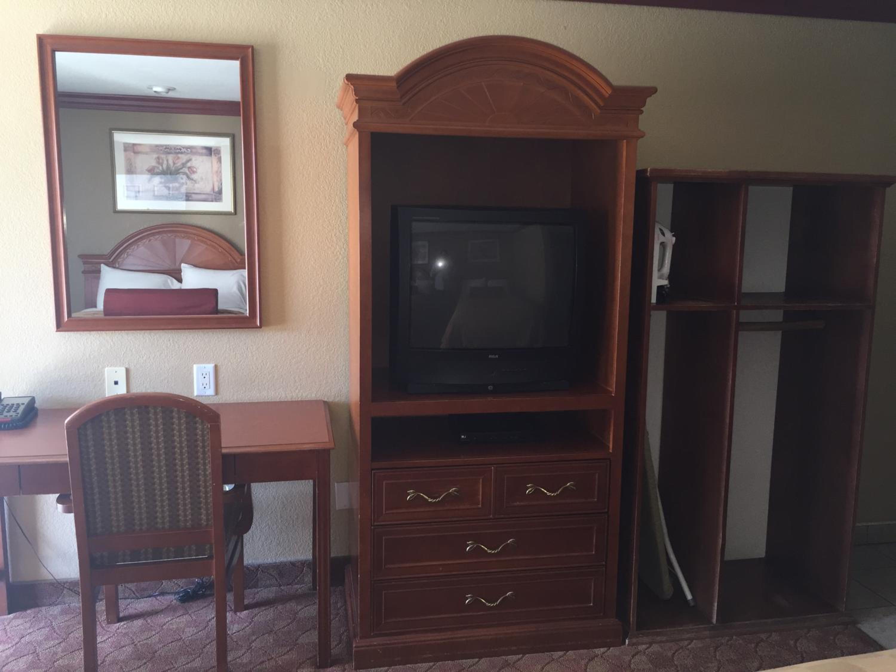 Double Room with Two Double Beds - Photo 4