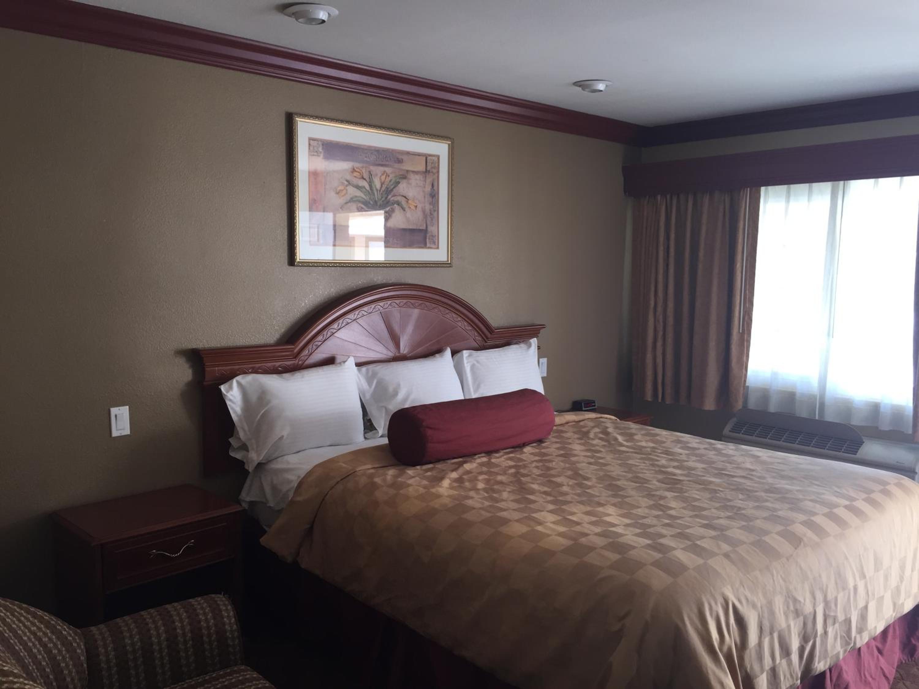 Standard Queen Room - Photo 1