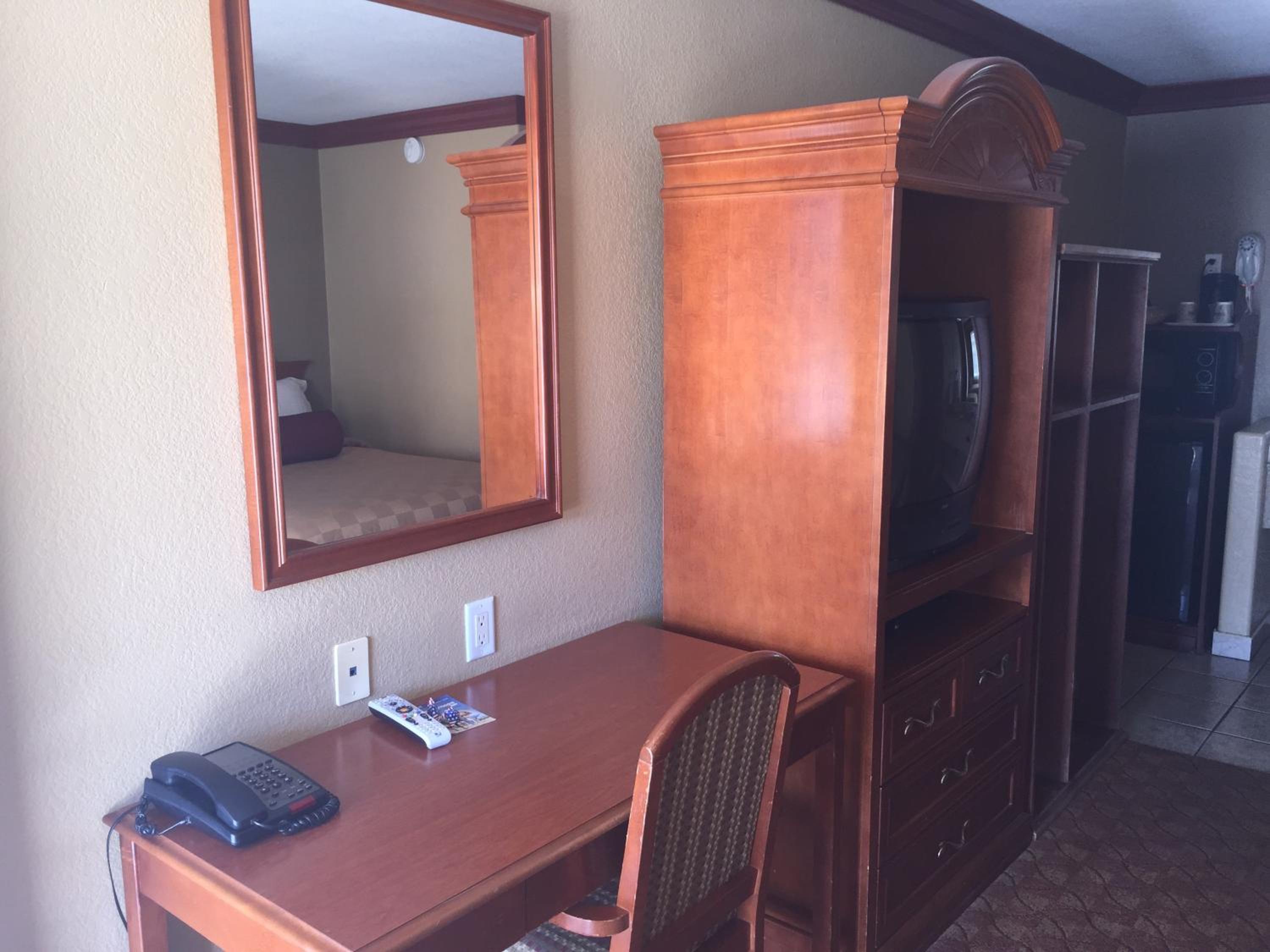Standard Queen Room - Photo 2