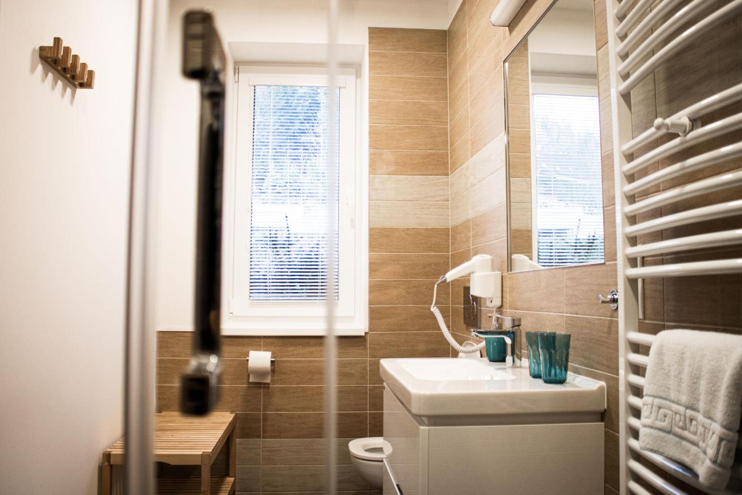 Deluxe Double or Twin Room photo 3