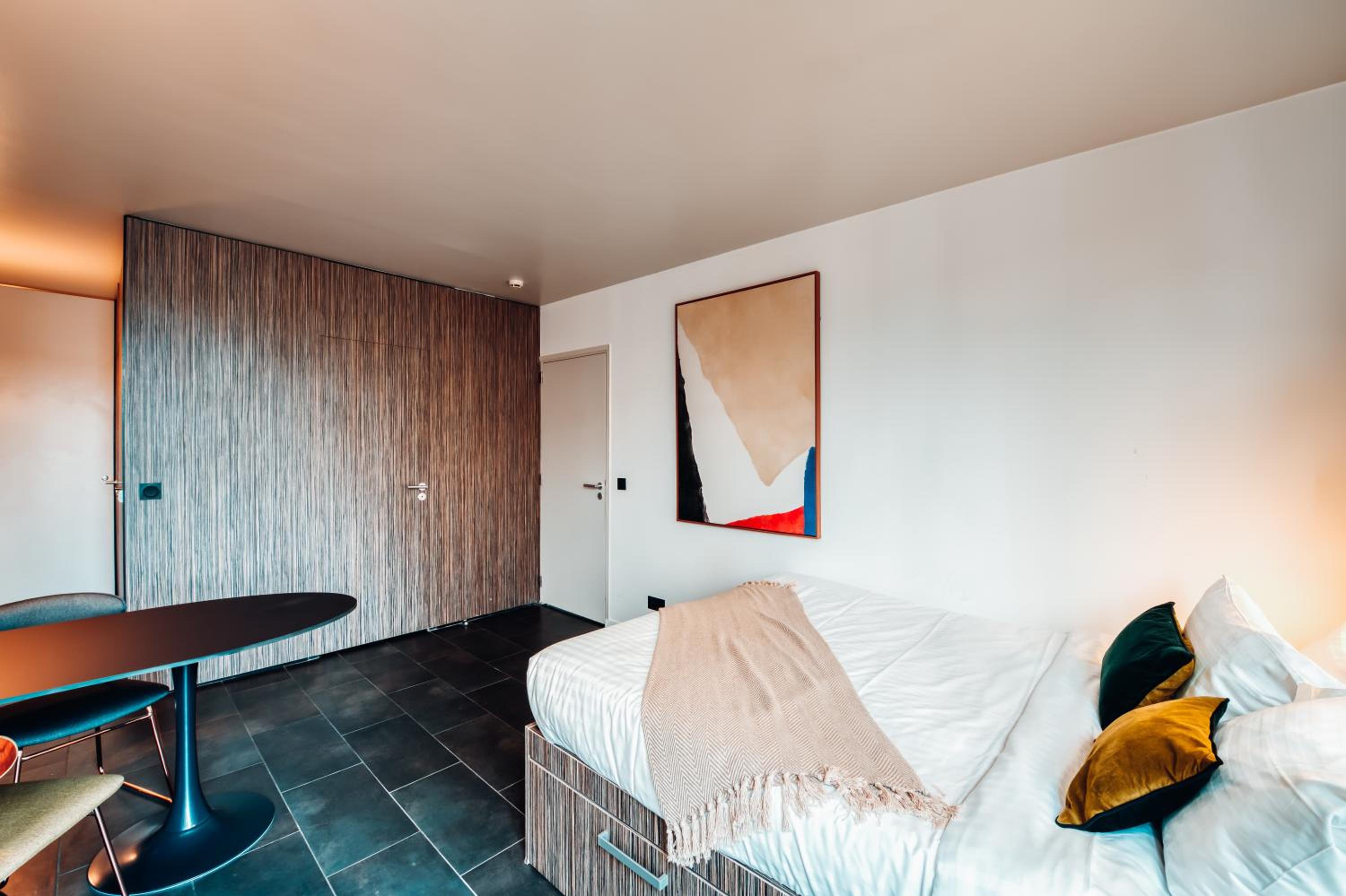 Two-Bedroom Apartment - Photo 7