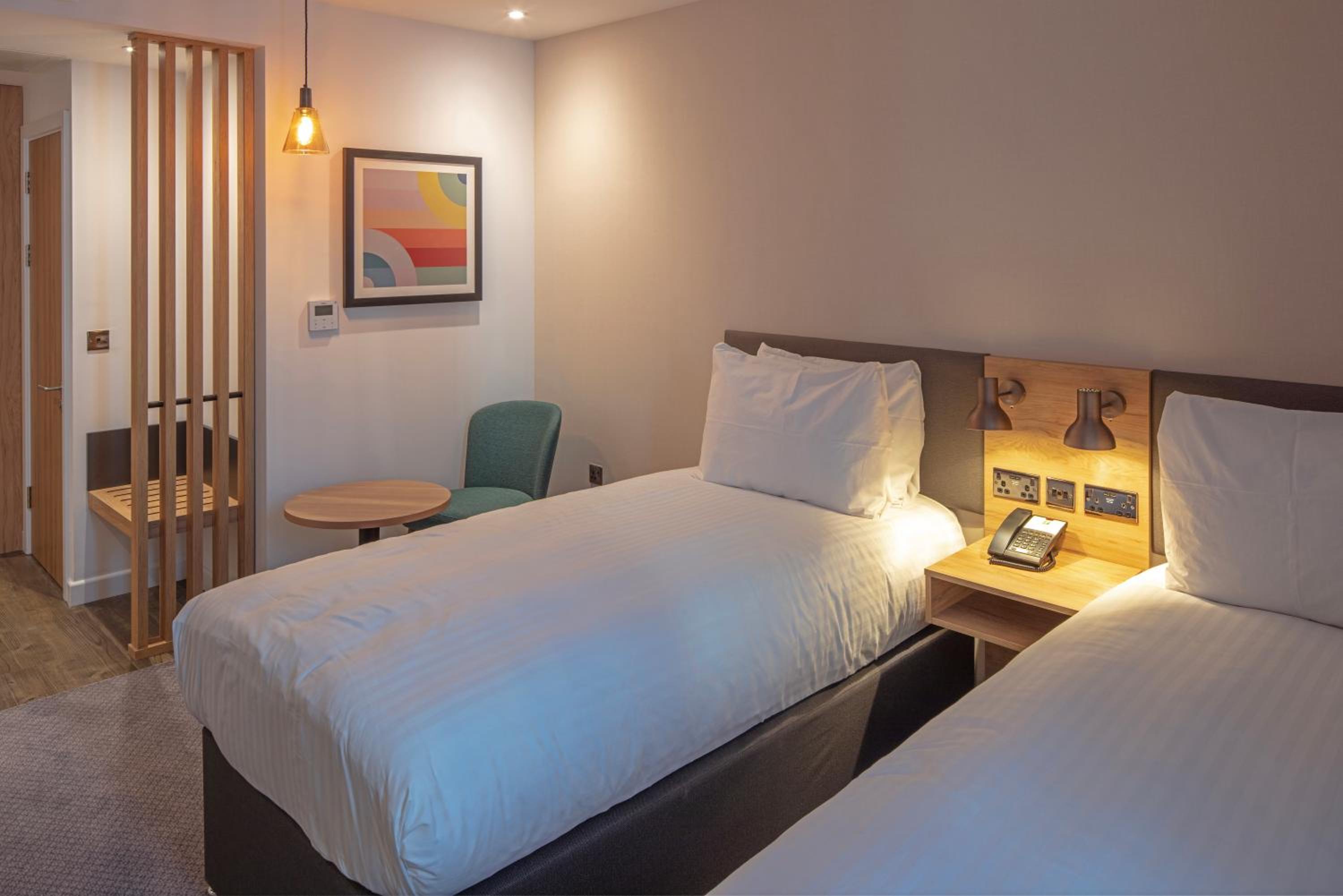 Standard Twin Room - Photo 8