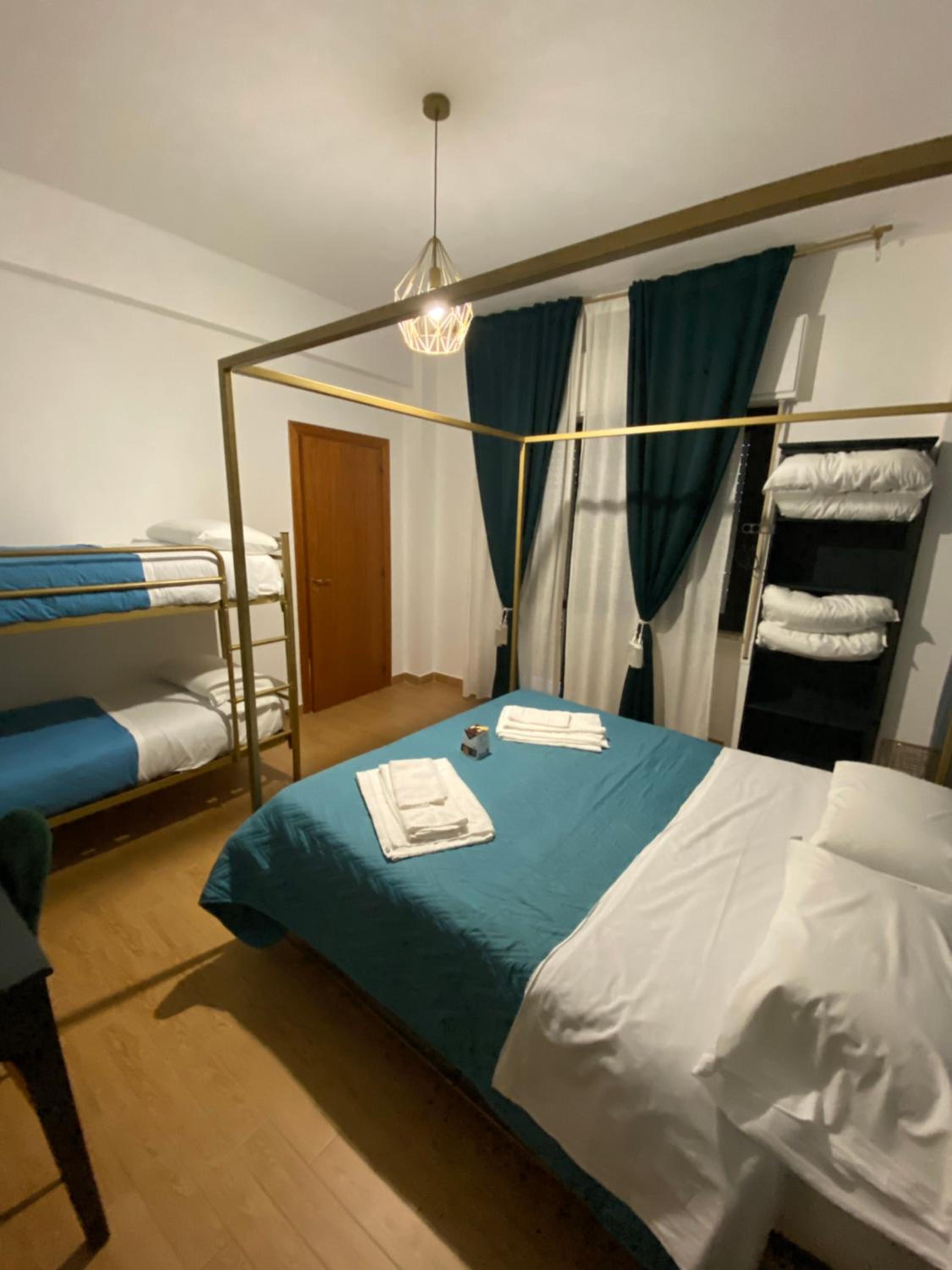 Quadruple Room with Balcony photo 3