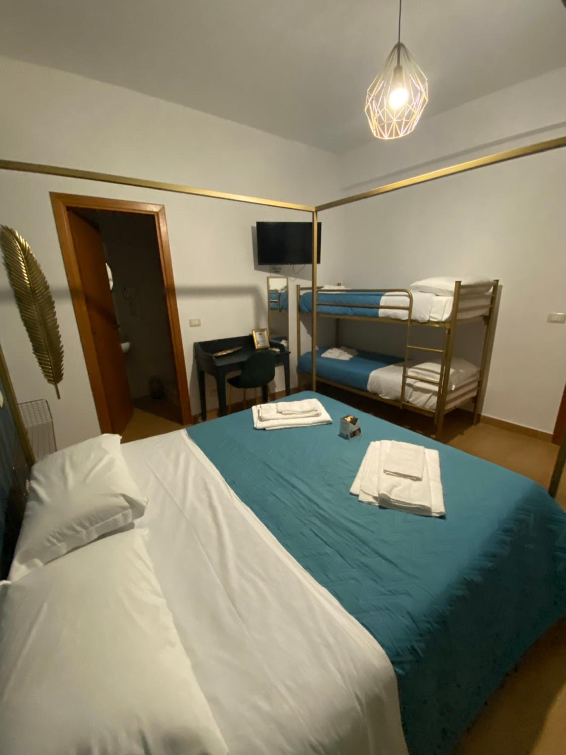 Quadruple Room with Balcony photo 2