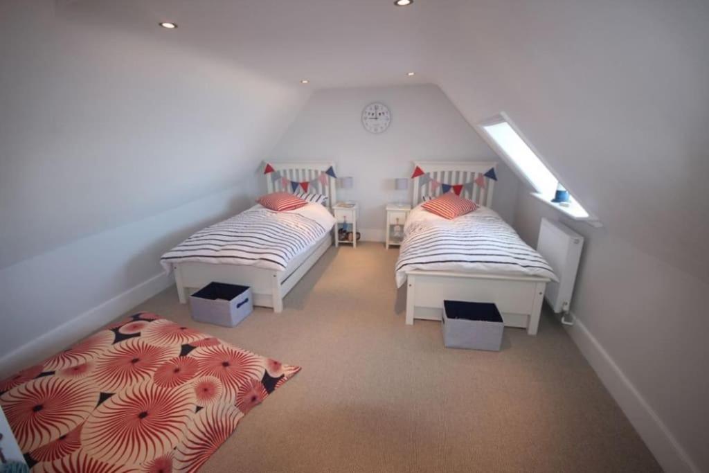 Four-Bedroom House photo 2