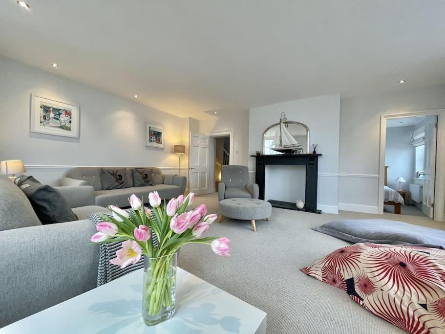 Four-Bedroom House photo 1