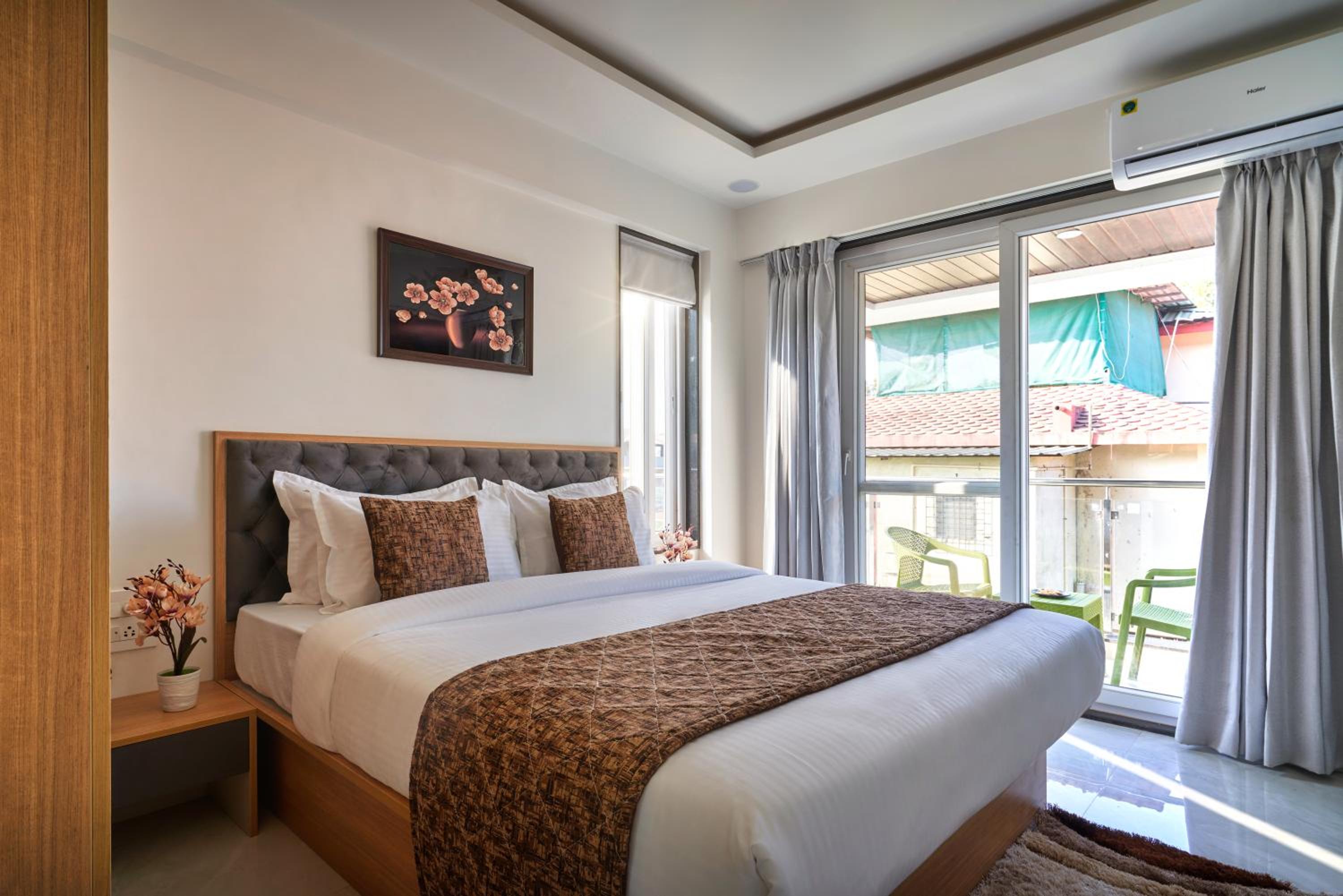 King Room with Balcony