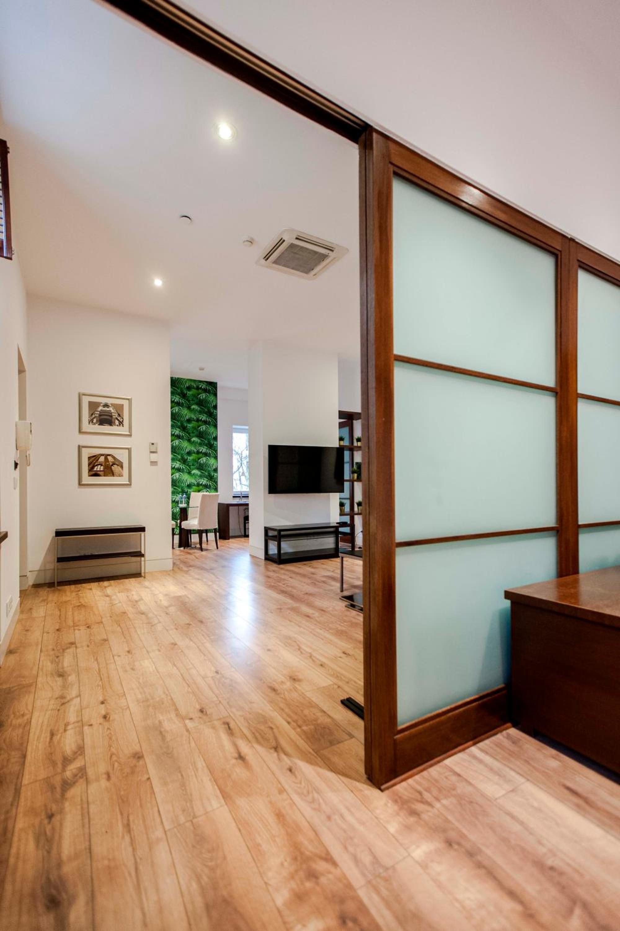 Family Room photo 1
