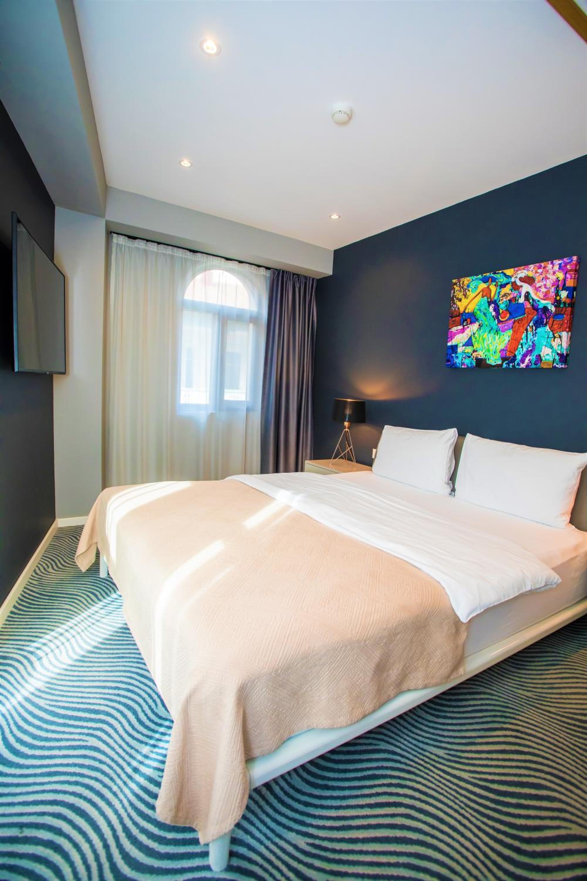 Superior King Room - Photo 7