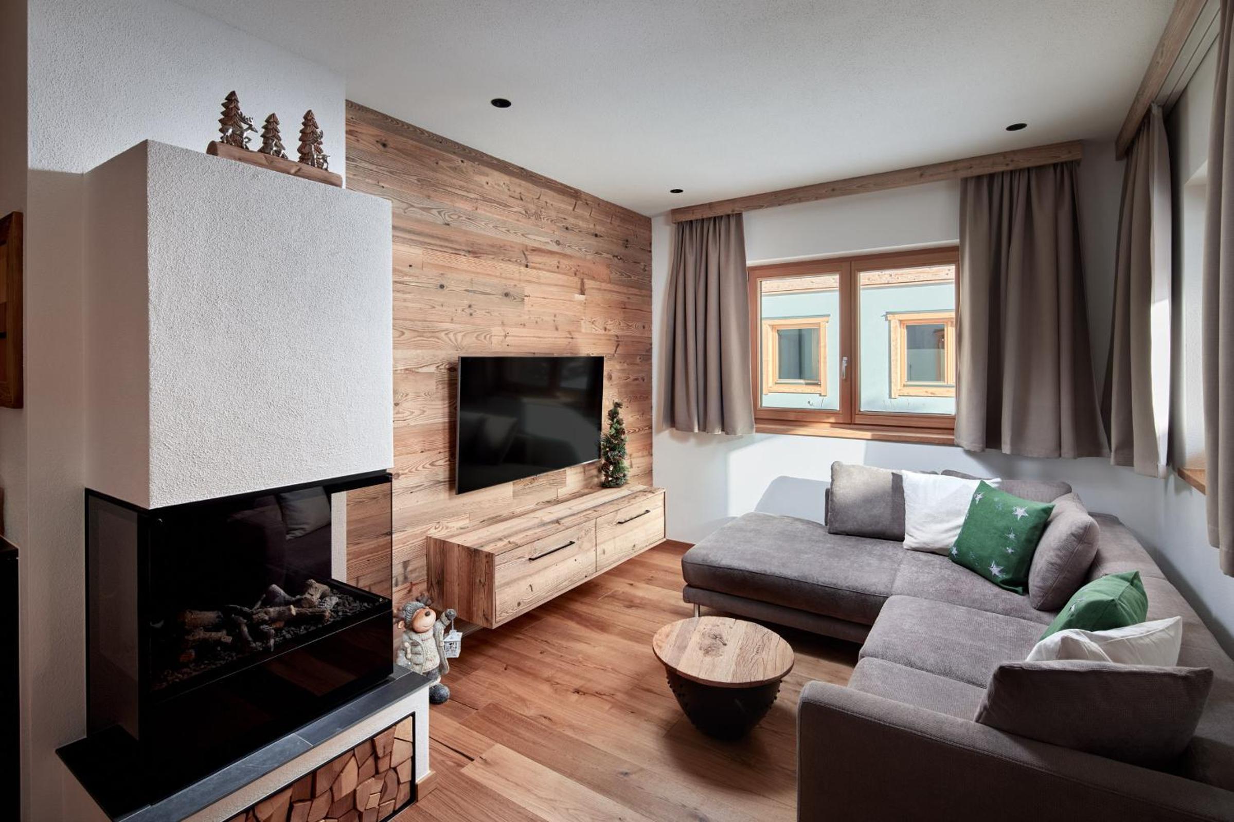Three-Bedroom Apartment Top1