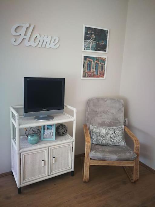 One-Bedroom House photo 1