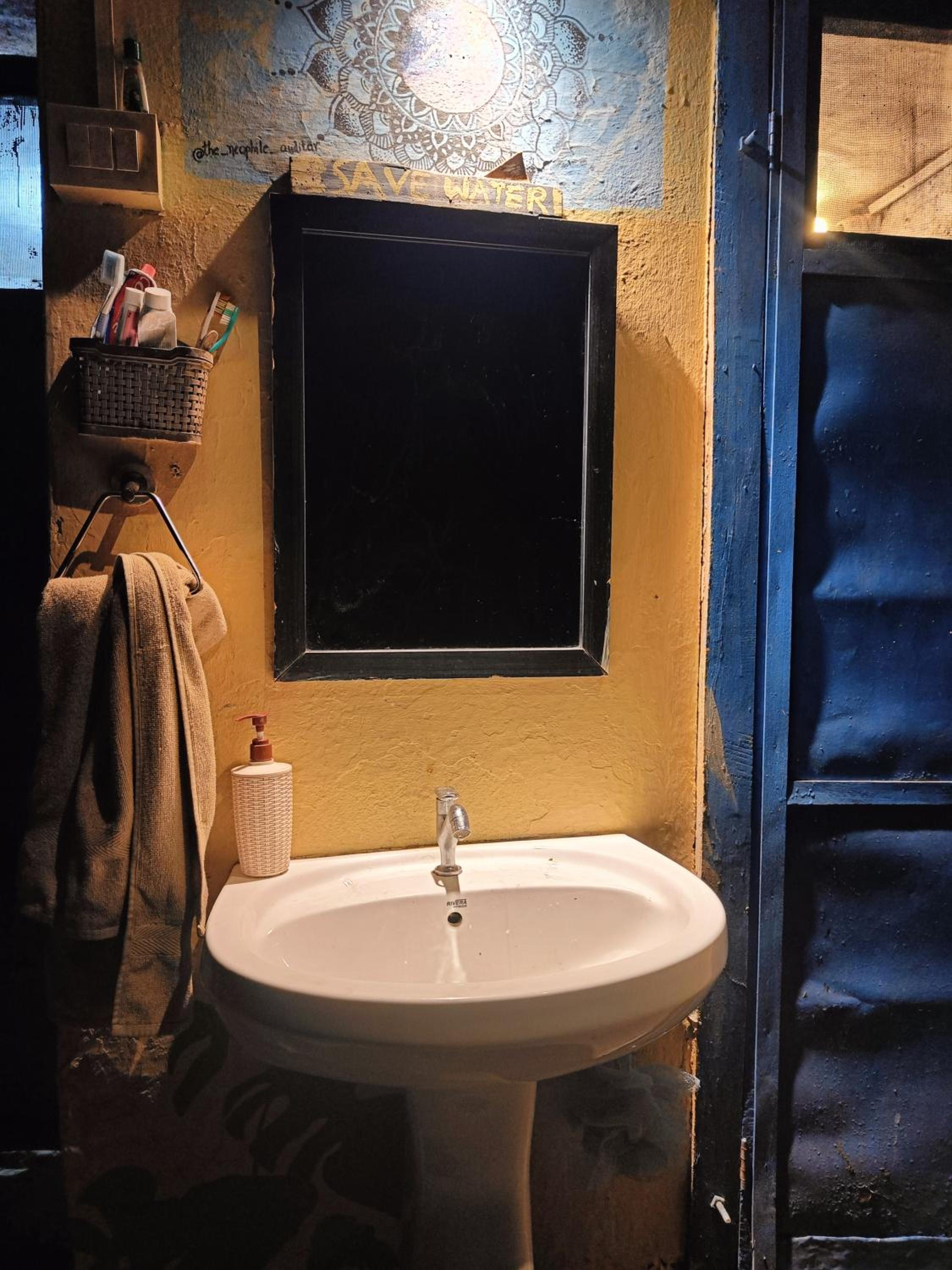 Double Room - Photo 14