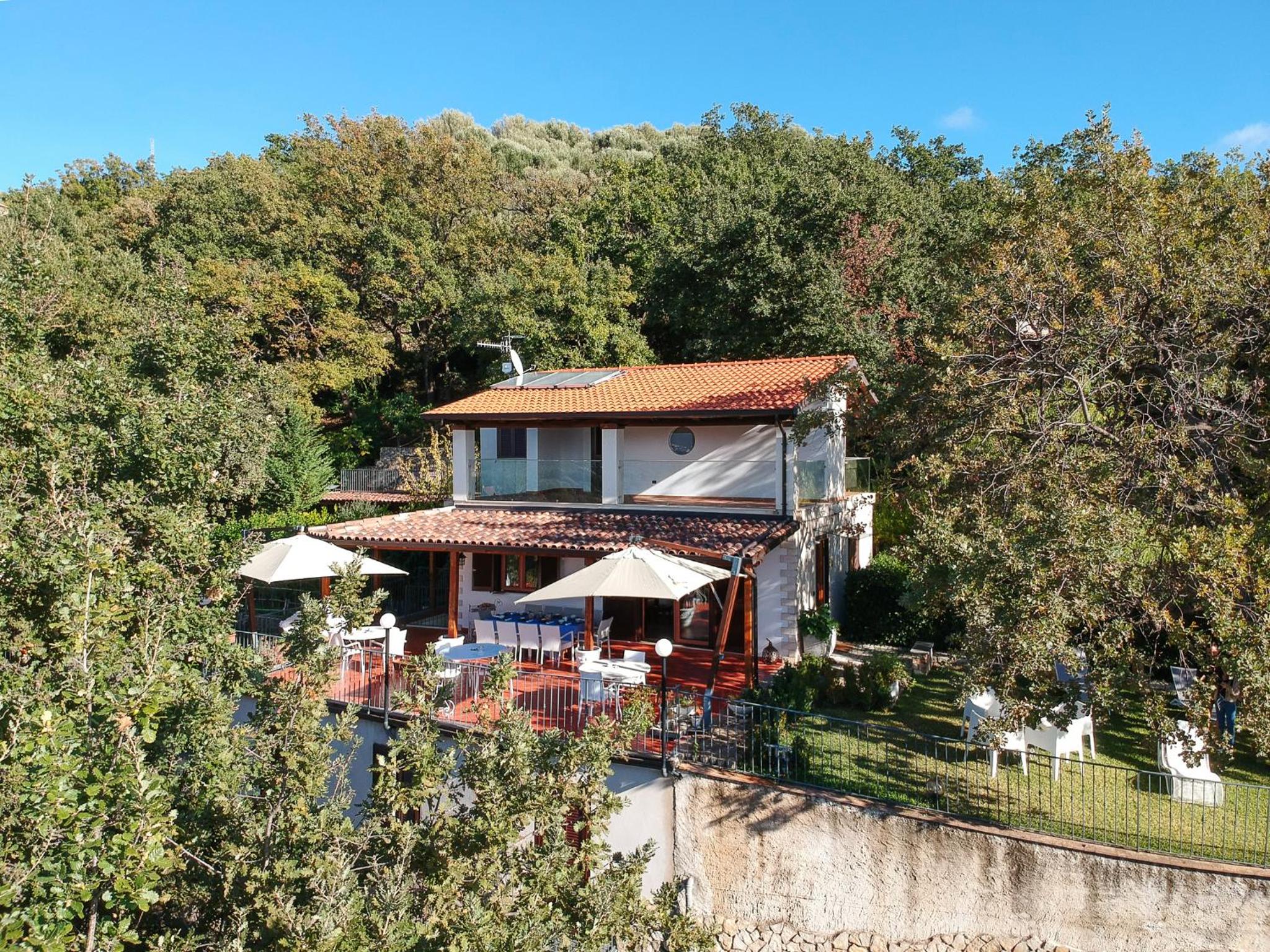 Villa photo 3