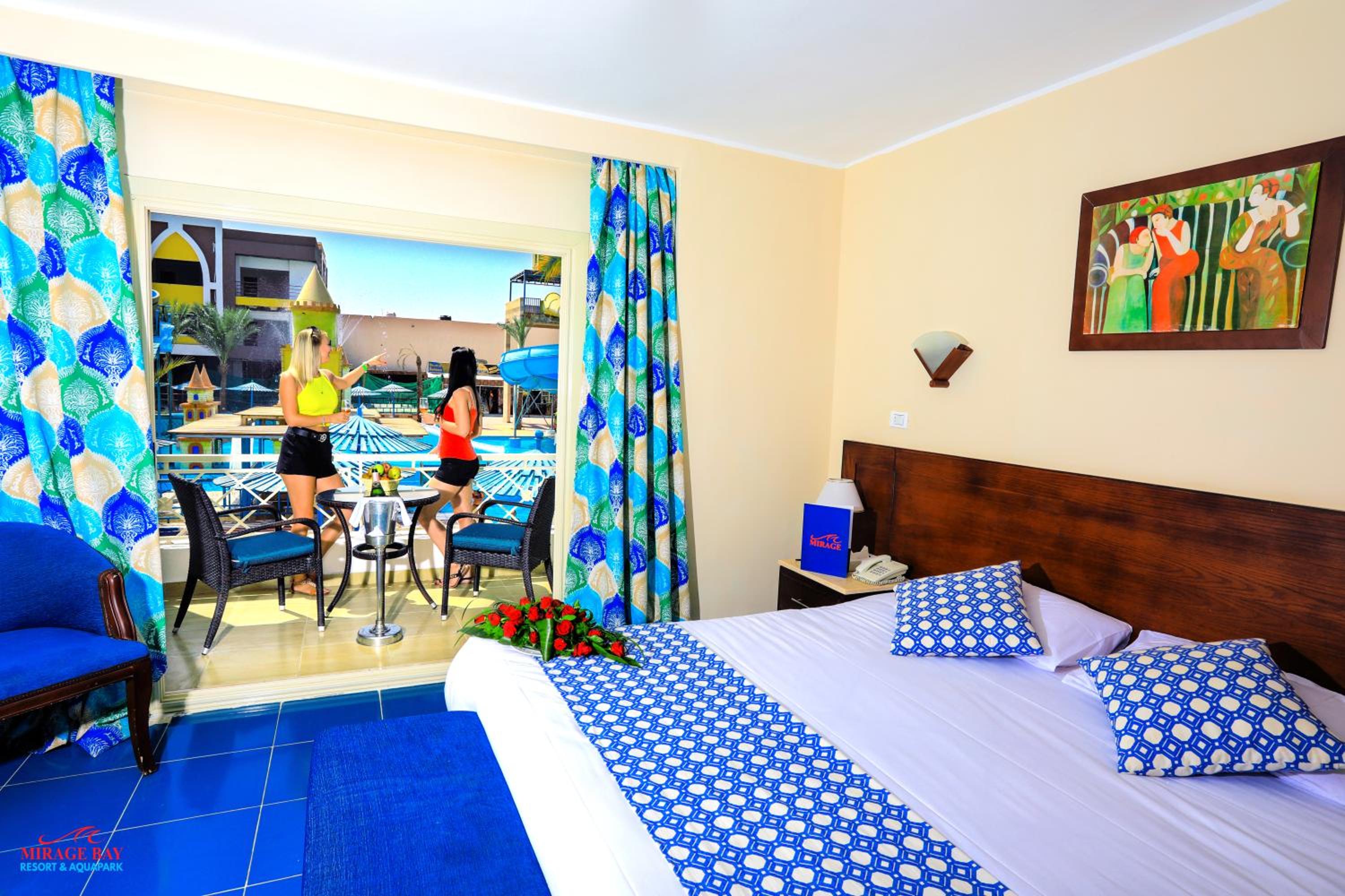 Double Room with Pool View photo 3