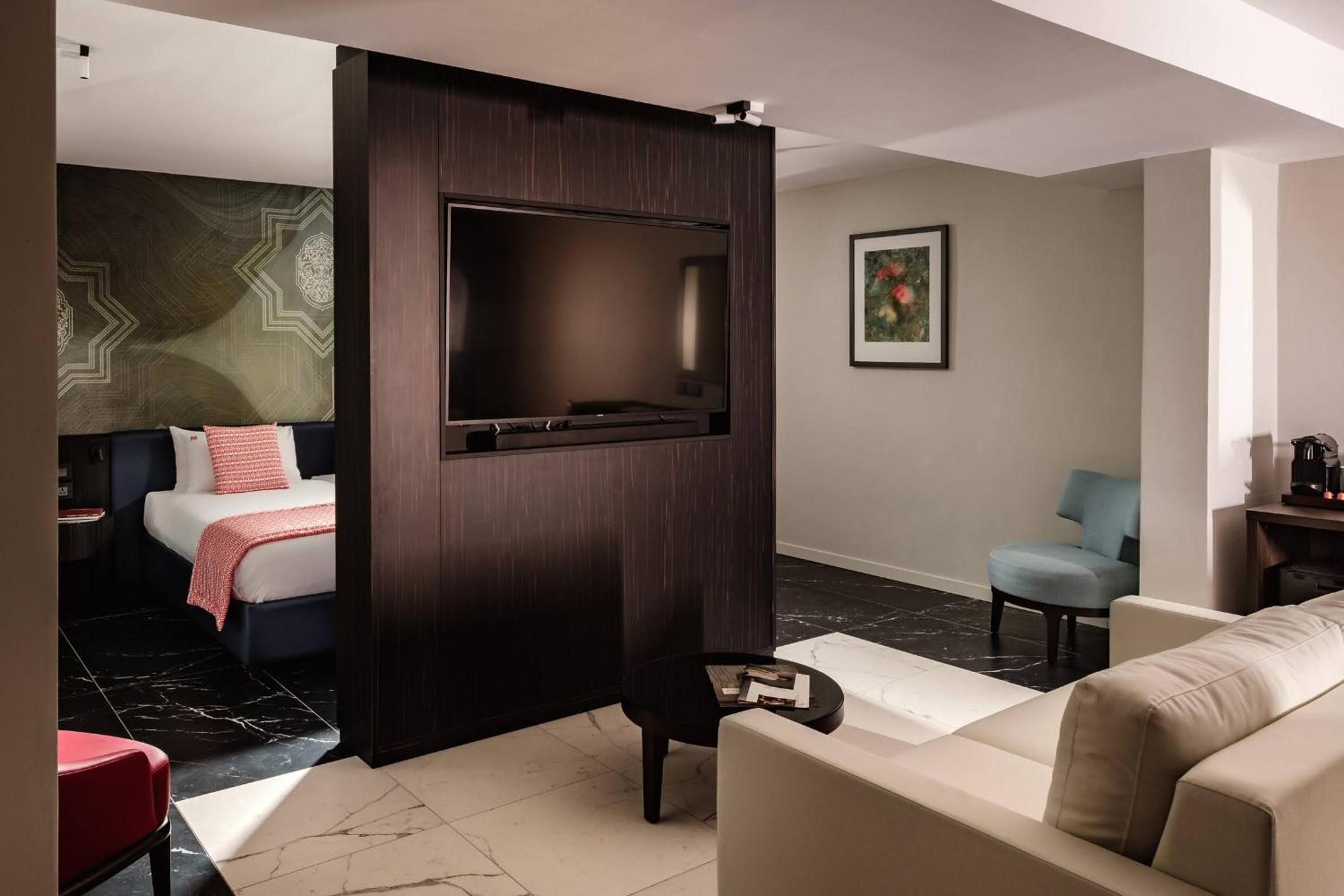 Deluxe Suite - Photo 5