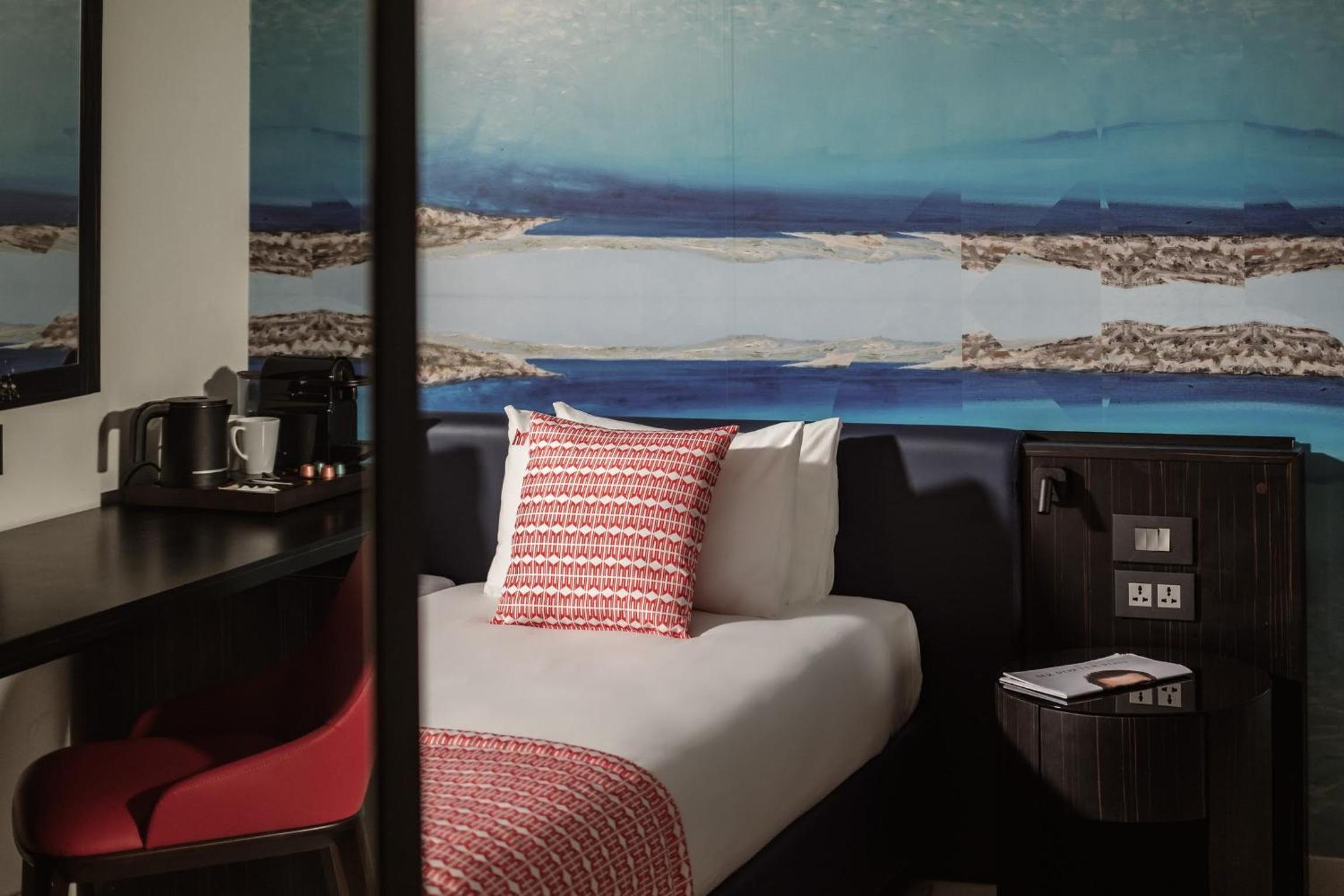 Standard Double or Twin Room - Photo 8