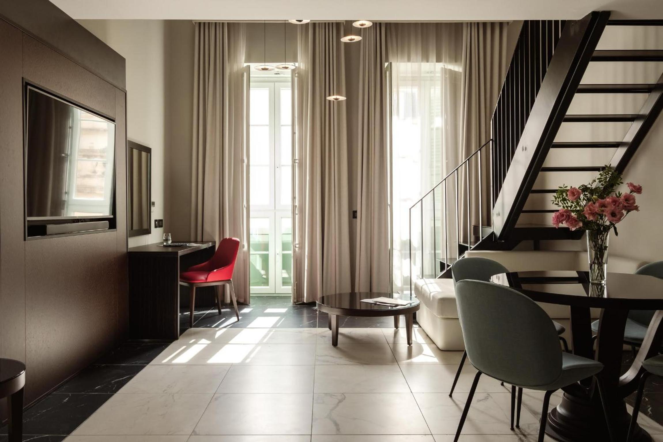 Duplex Suite - Photo 2