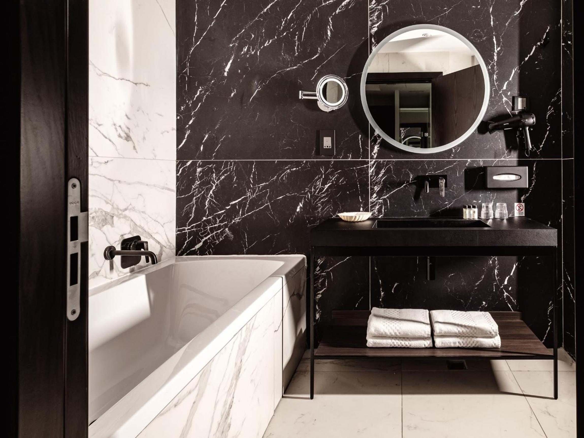 Duplex Suite - Photo 9