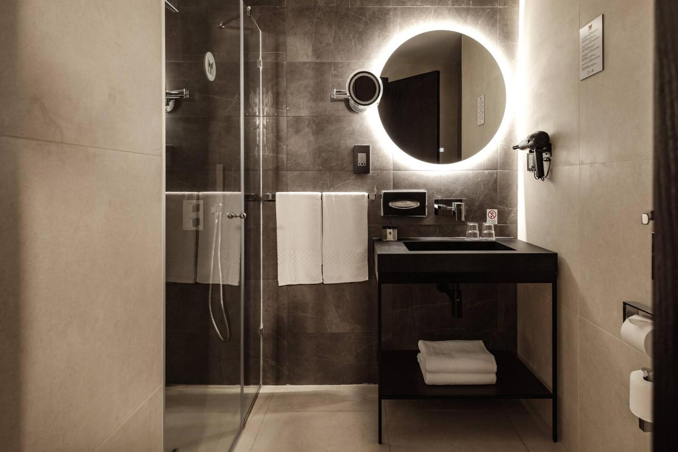 Standard Double or Twin Room - Photo 5