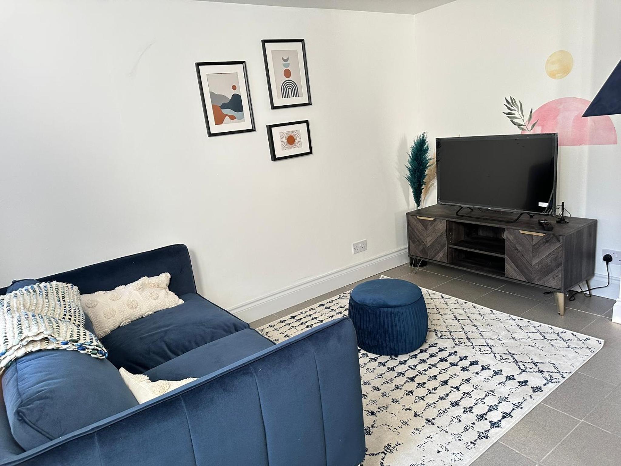 One-Bedroom Apartment photo 1