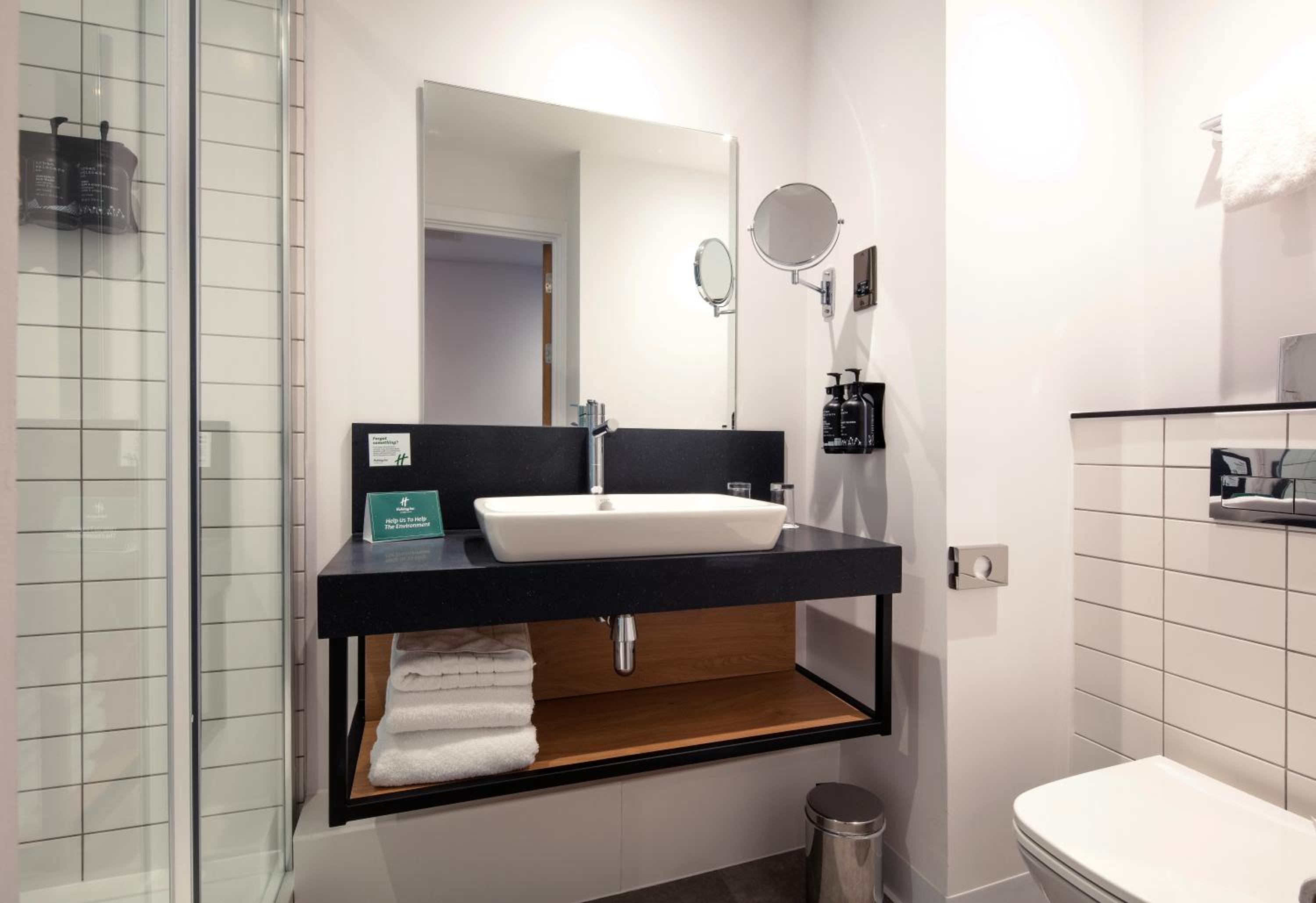 Standard Queen Room - Photo 2