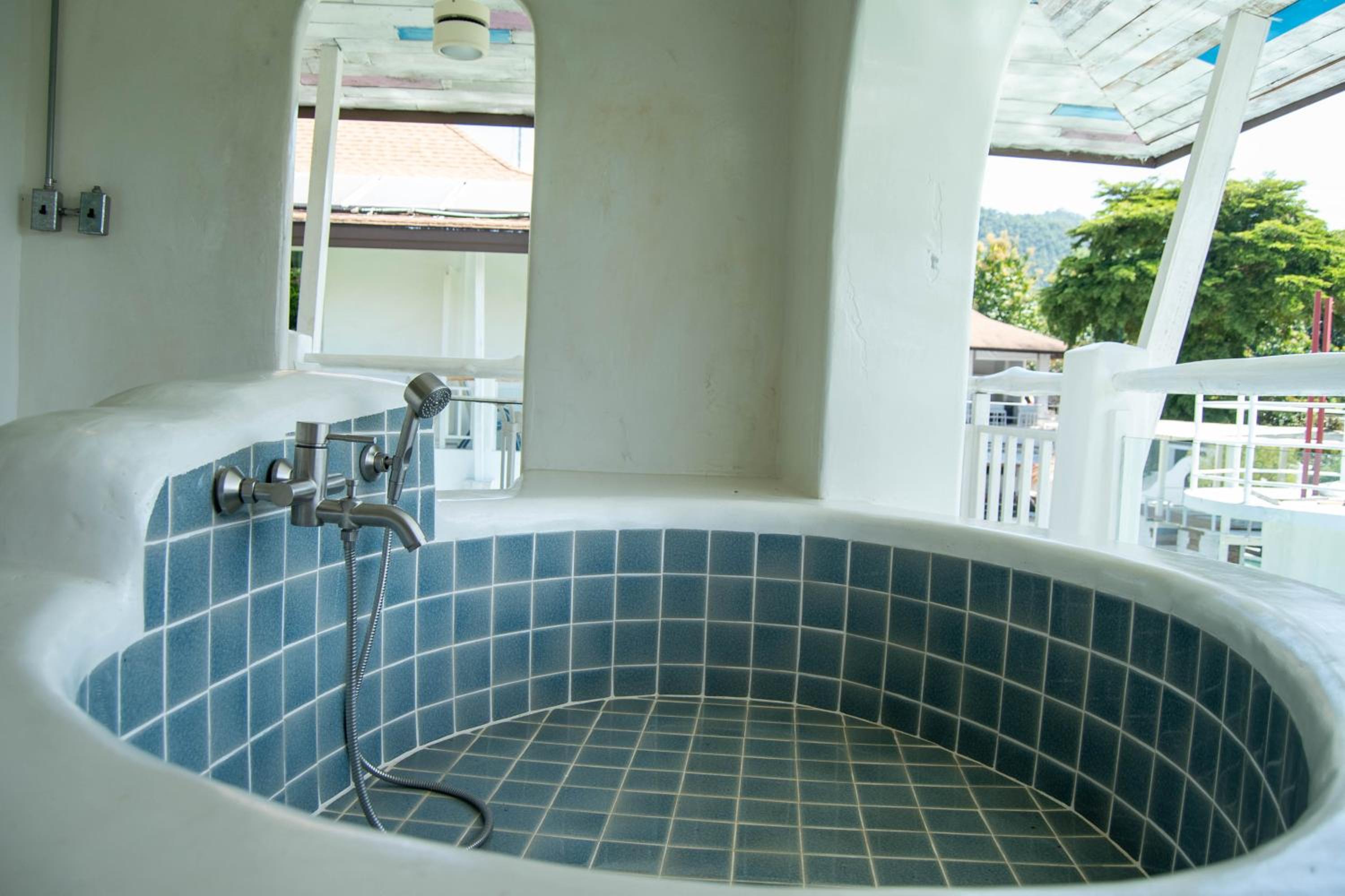 Fullmoon High Floor River View with Bathtub - Photo 5