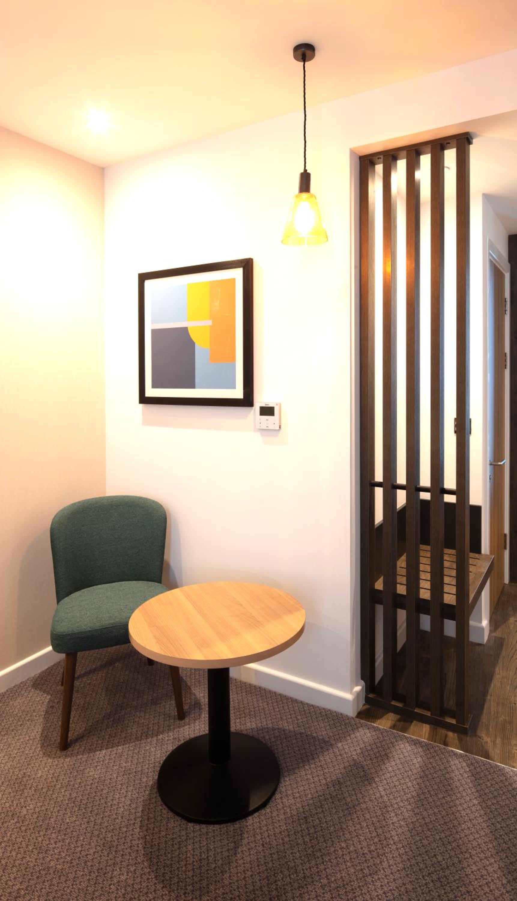 Standard Queen Room - Photo 8