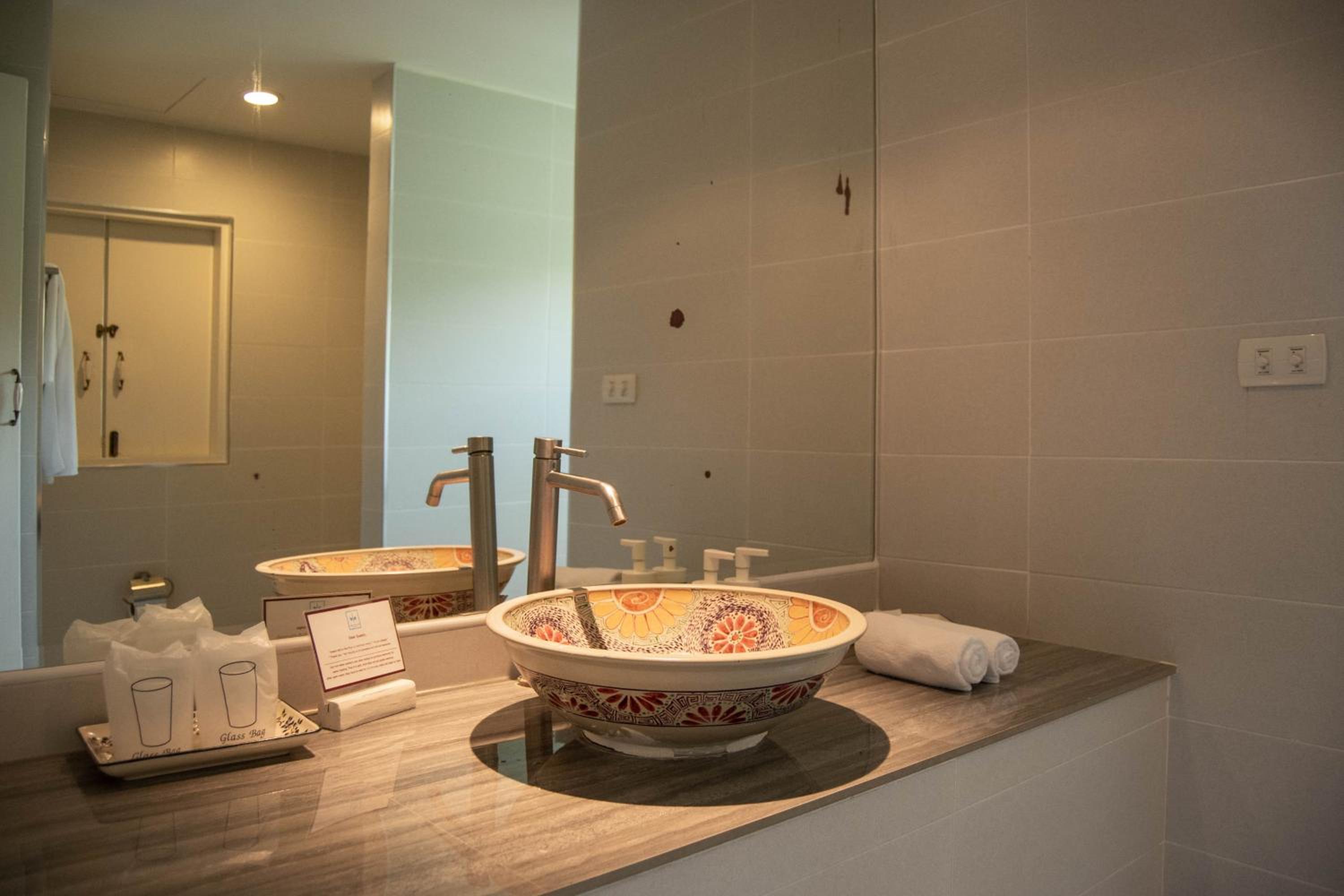 Fullmoon High Floor River View with Bathtub - Photo 2