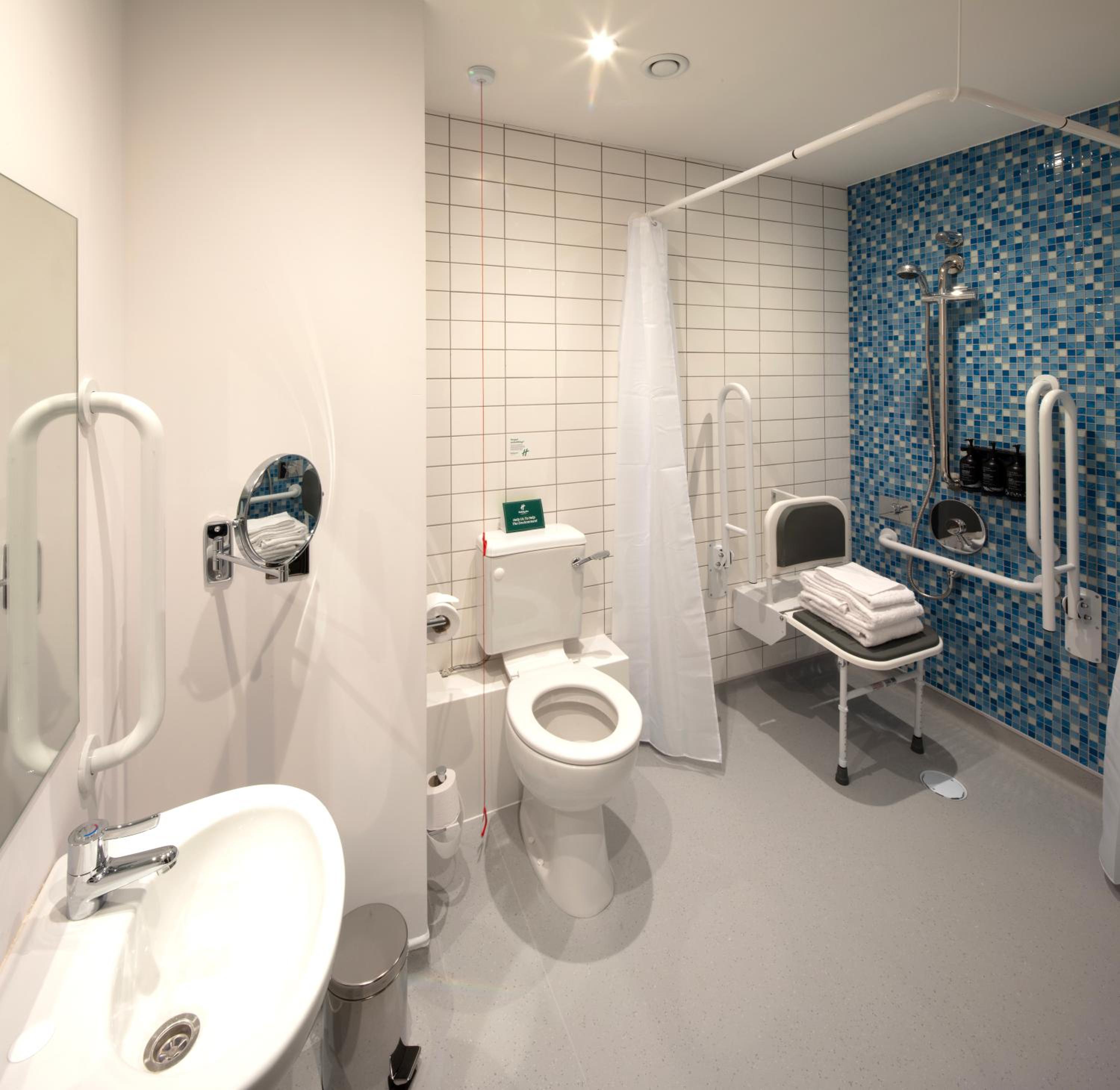 Queen Room - Accessible - Photo 4