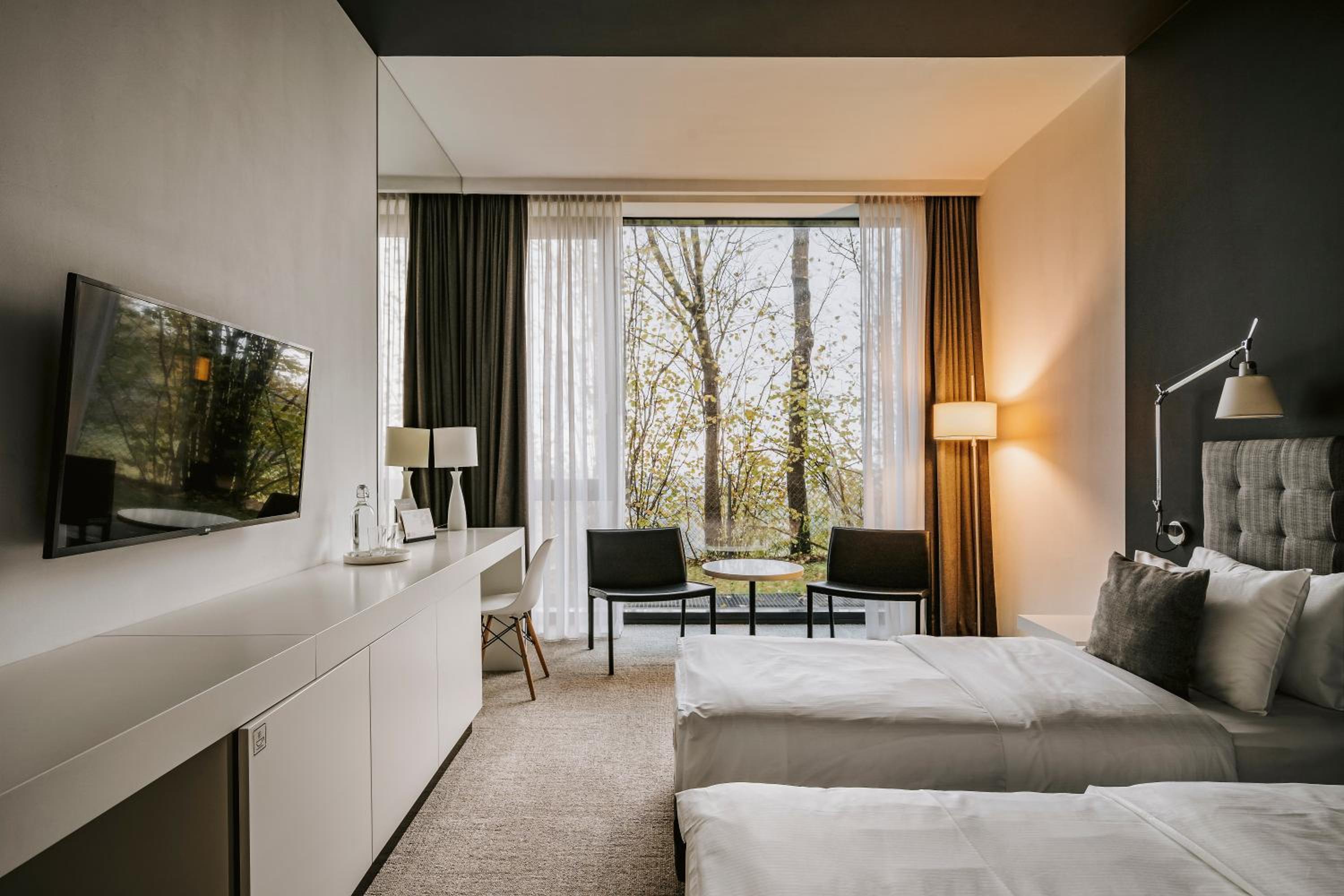 Large Double Room photo 3