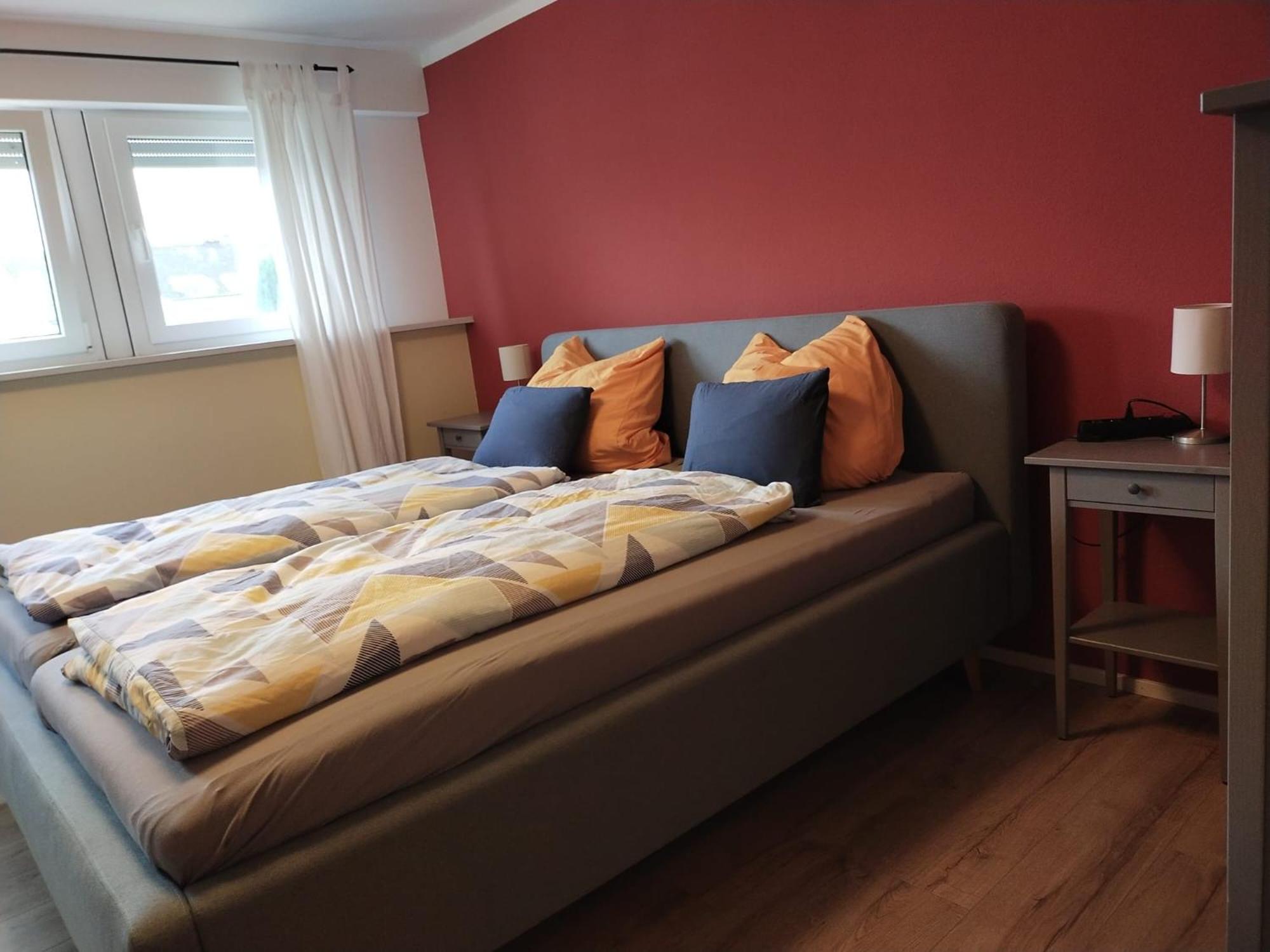 One-Bedroom Apartment photo 1