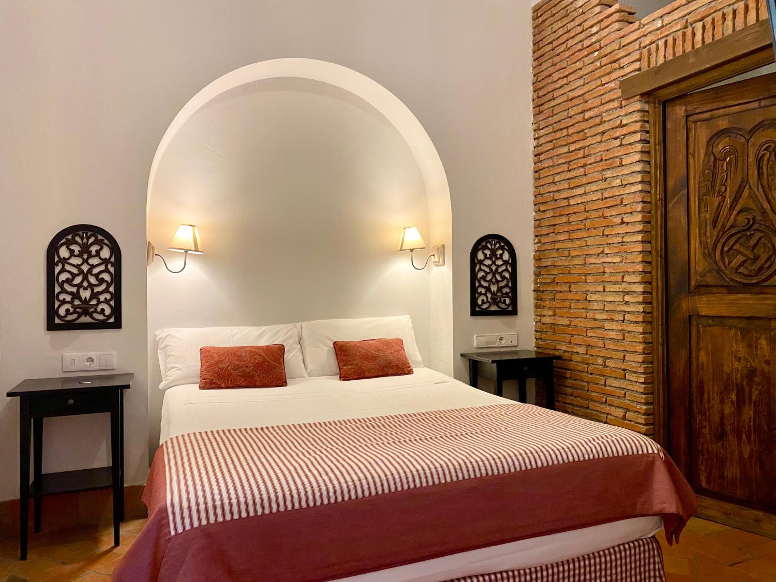Double Room - Photo 13