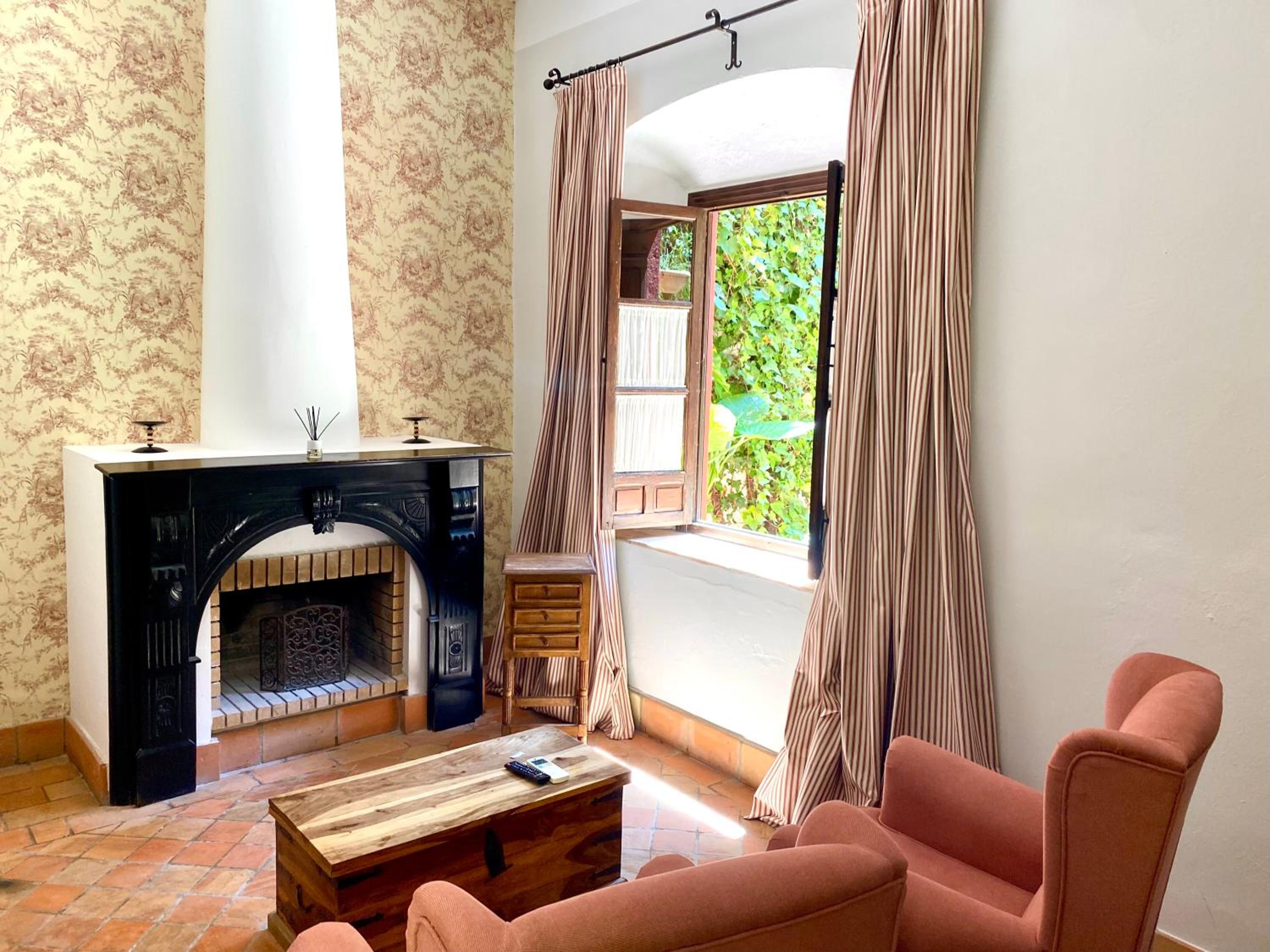 Double Room - Photo 2
