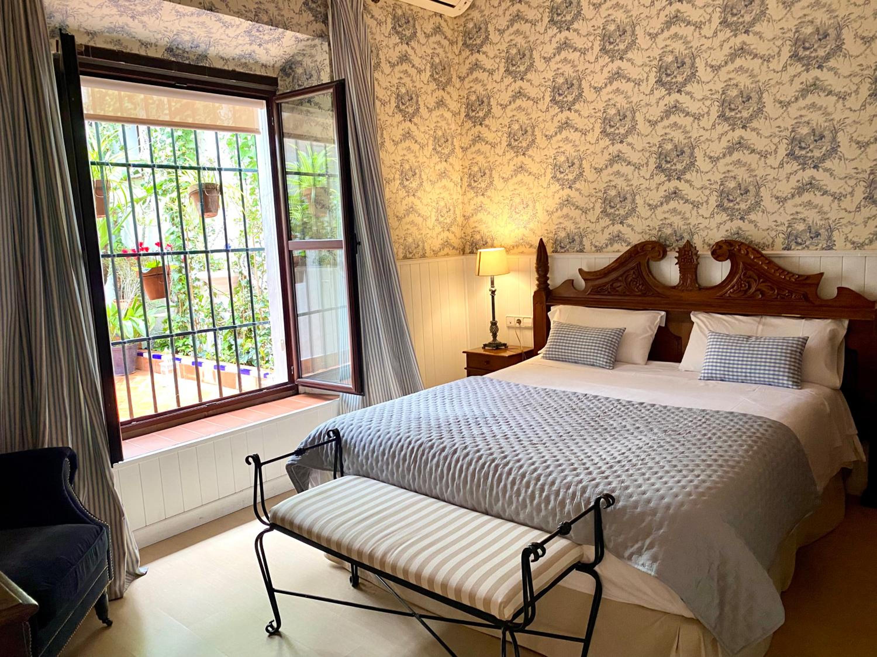 Deluxe Double Room - Photo 7
