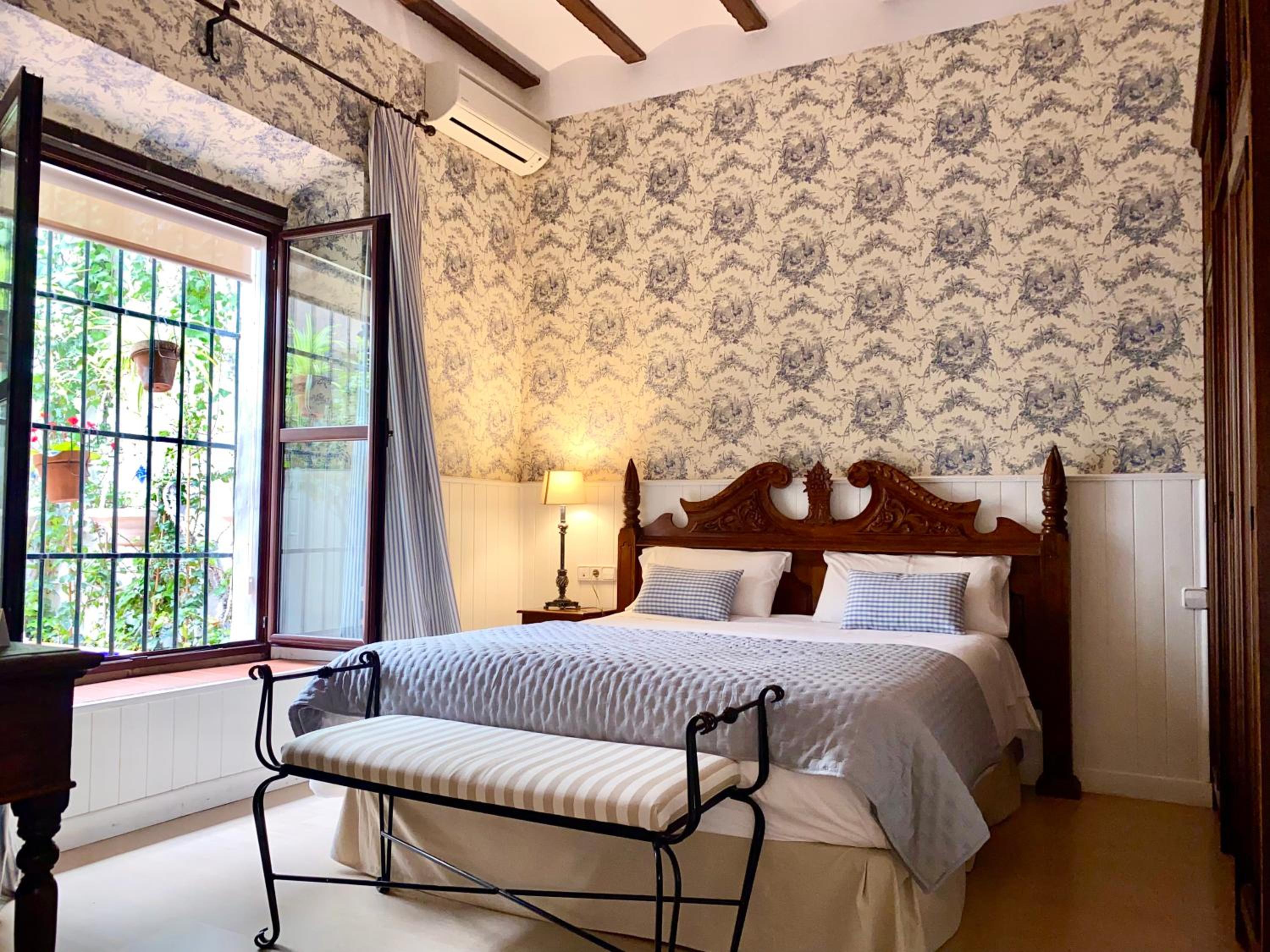 Deluxe Double Room - Photo 3