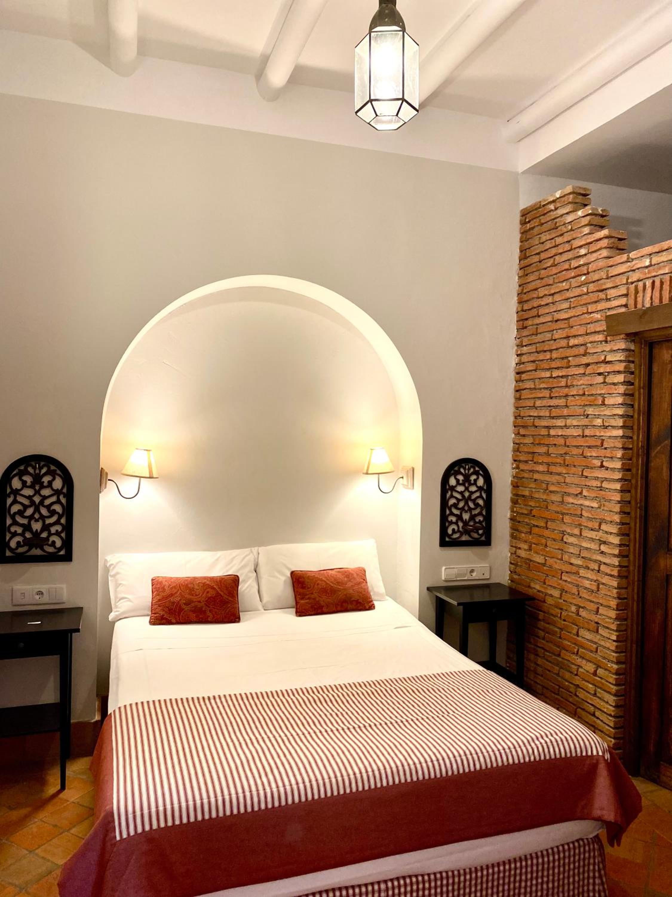 Double Room - Photo 12
