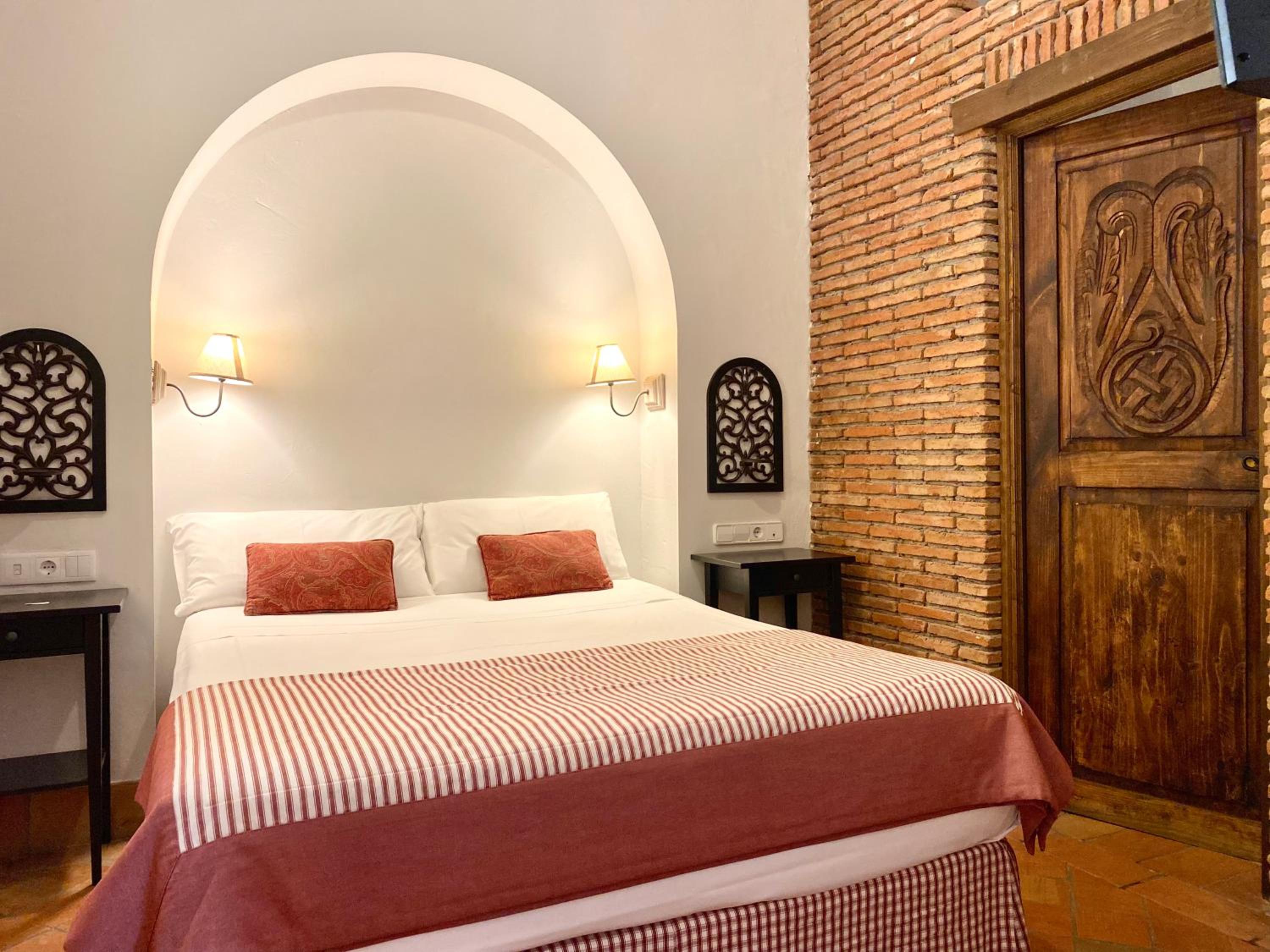 Double Room - Photo 19