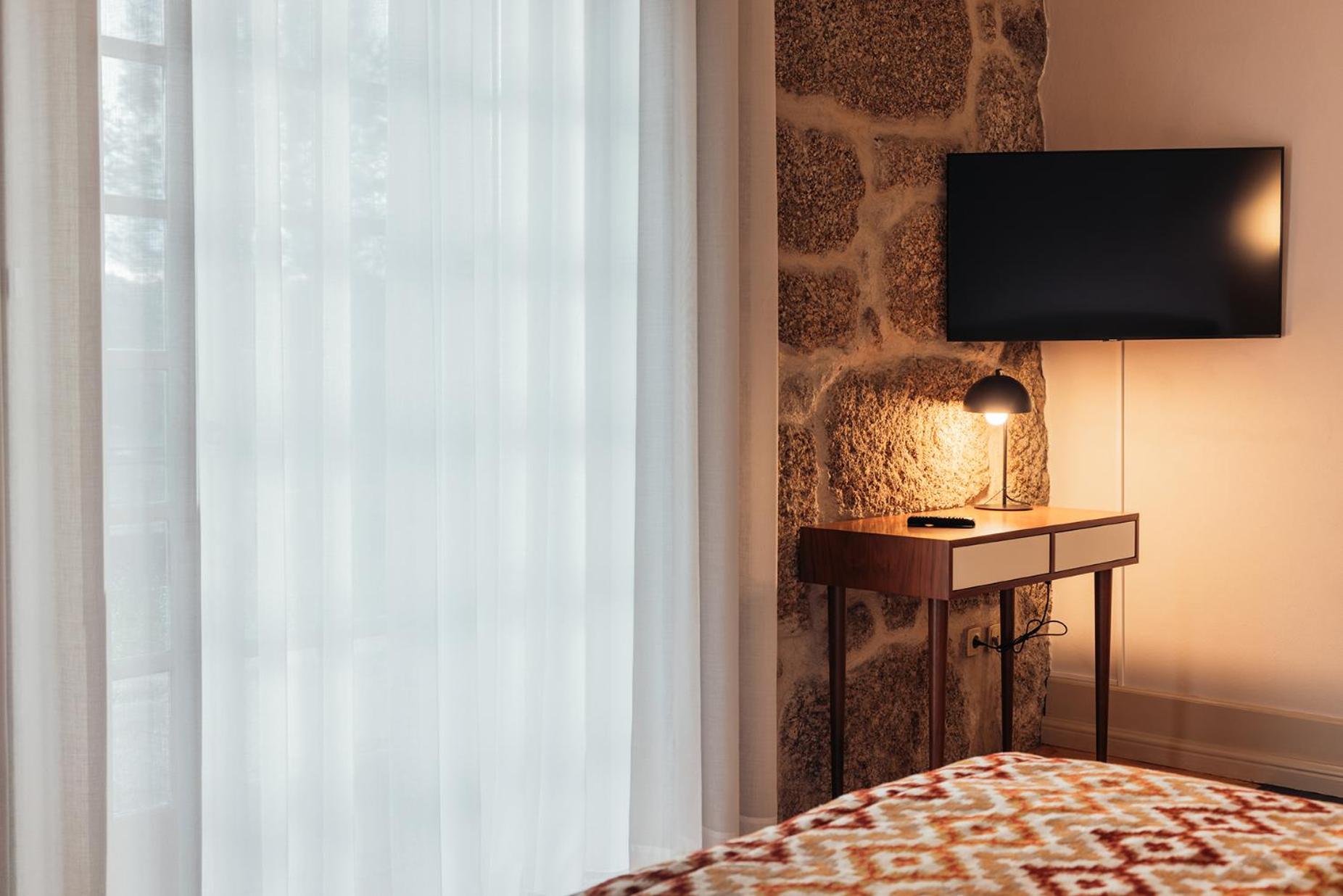 Deluxe Double Room - Photo 19
