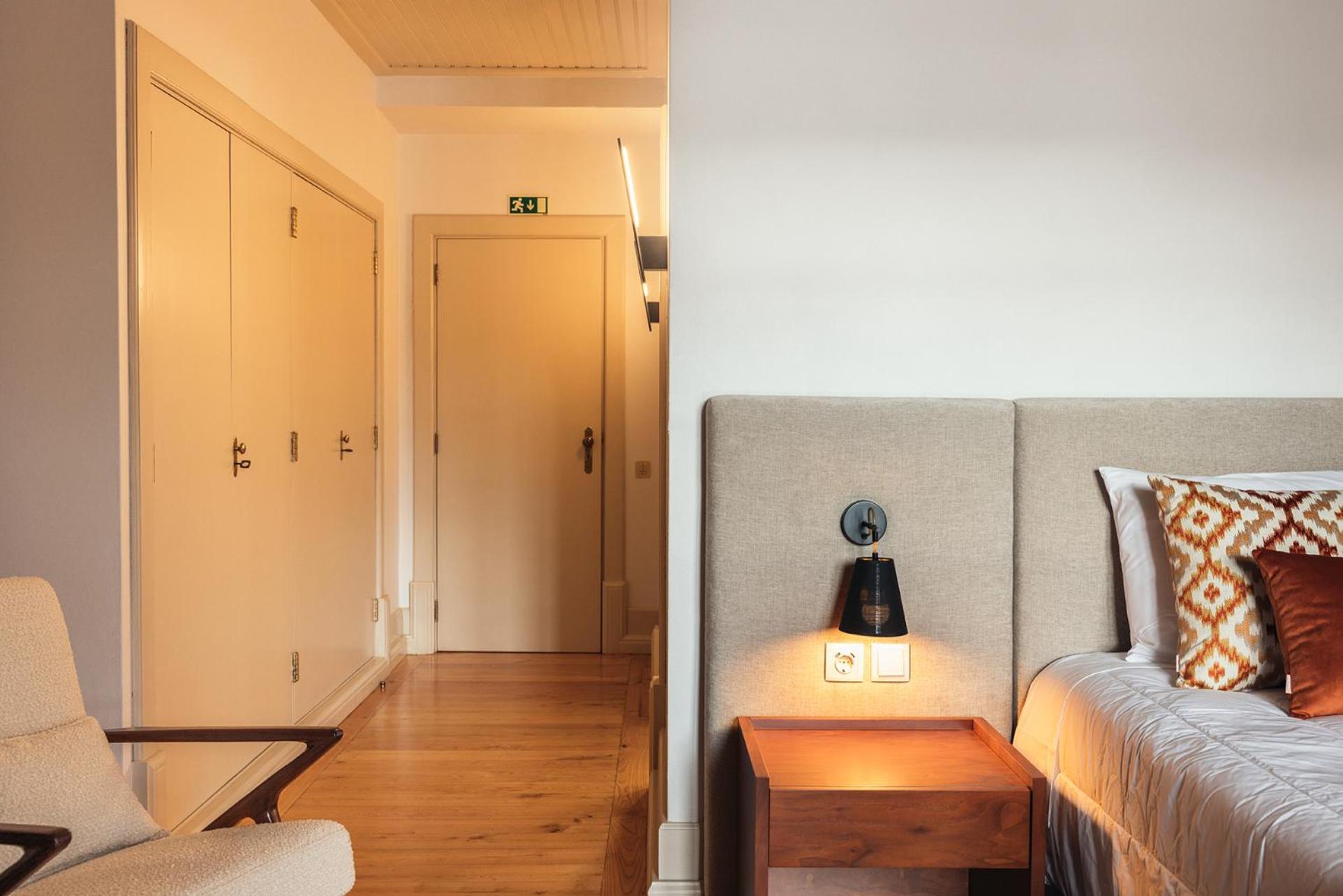 Deluxe Double Room - Photo 9